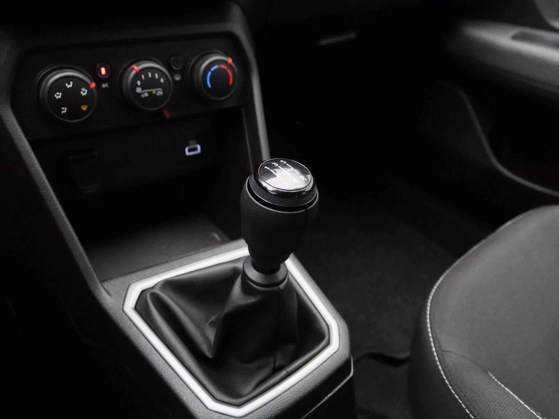 Dacia Sandero 1.0 TCe Expression 90pk | Navigatie | Airco | Parkeersensoren achter | LED Koplampen - 19/34