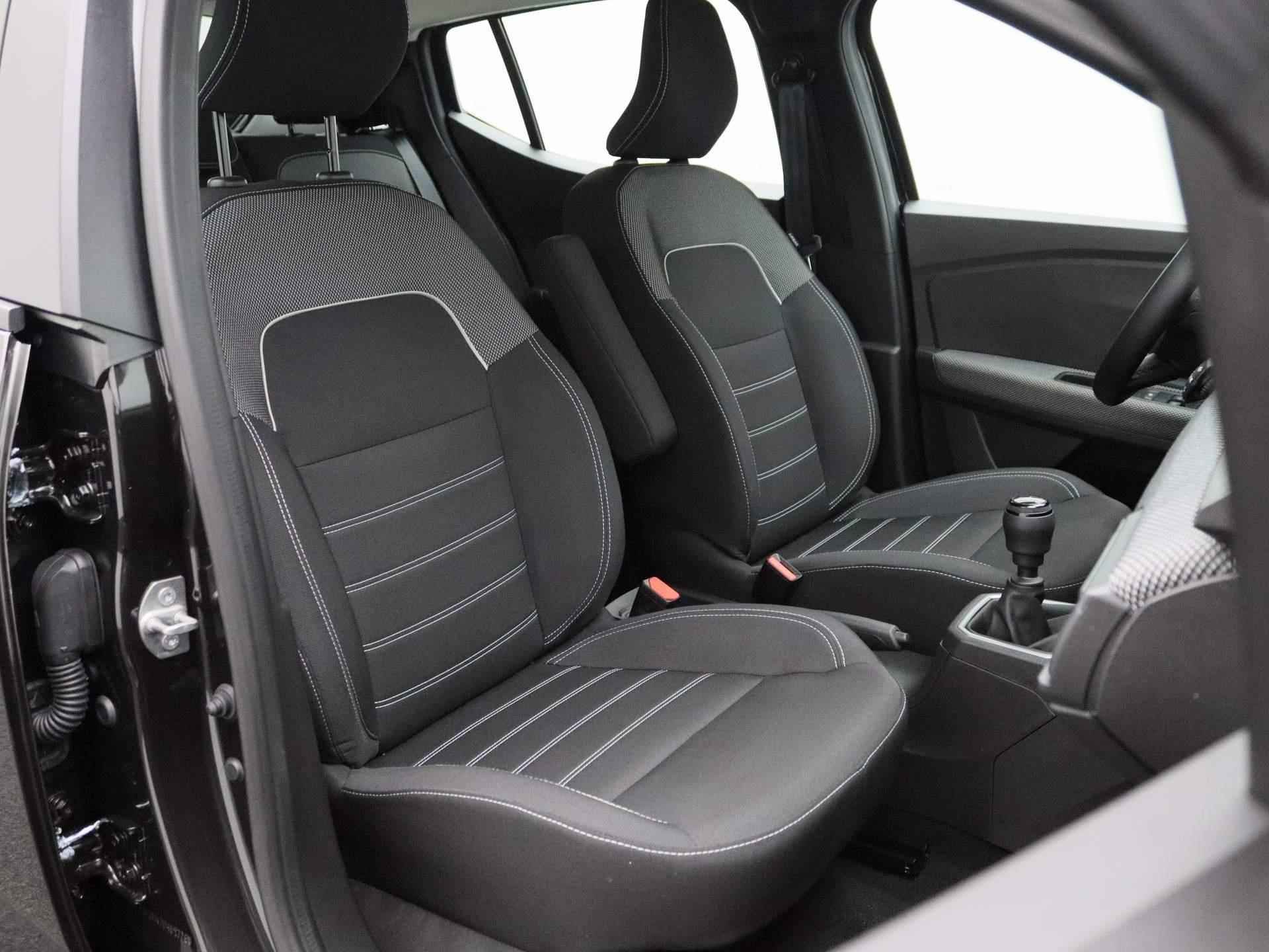 Dacia Sandero 1.0 TCe Expression 90pk | Navigatie | Airco | Parkeersensoren achter | LED Koplampen - 30/34