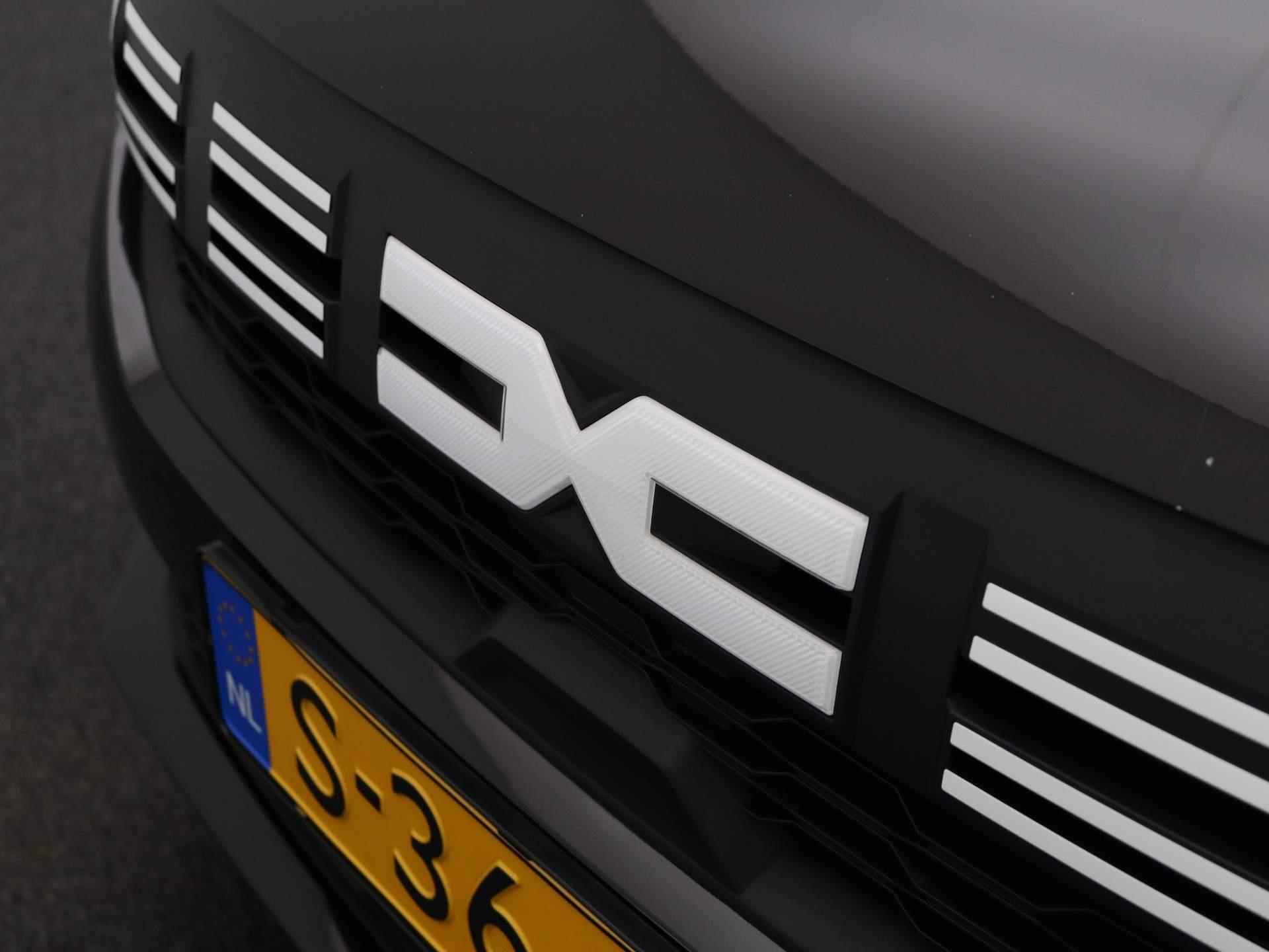 Dacia Sandero 1.0 TCe Expression 90pk | Navigatie | Airco | Parkeersensoren achter | LED Koplampen - 32/34