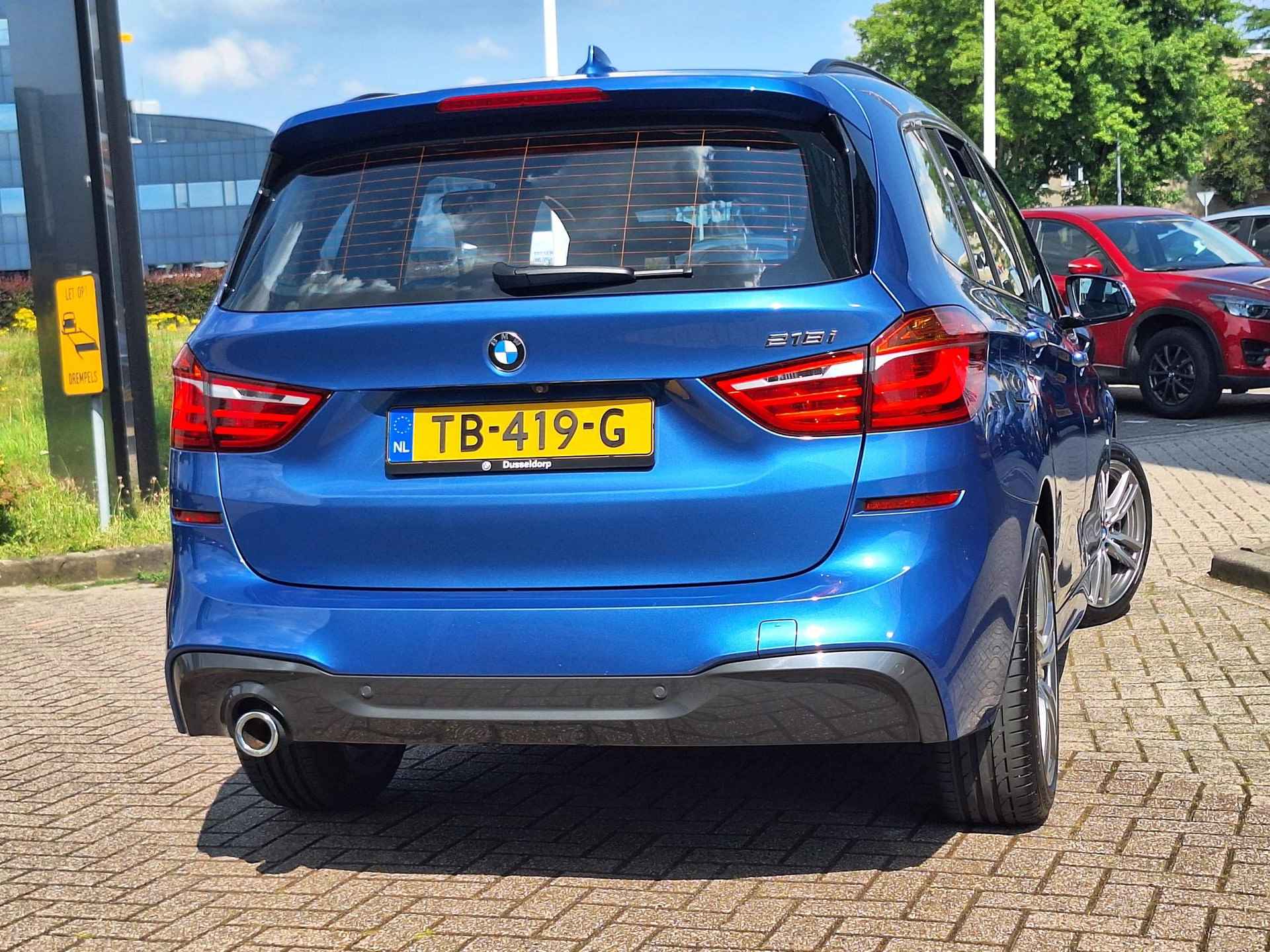 BMW 2-serie Gran Tourer 218i 7pers. Executive Launch Edition Automaat | Rijklaarprijs | Alacantara Sportstoelen | 7 persoons | Full LED | Navi | Camera | Incluisief 12 mnd BOVAG-Garantie! | - 9/45