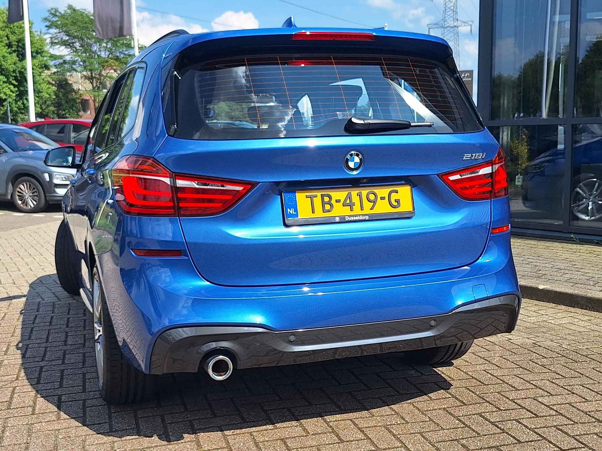 BMW 2-serie Gran Tourer 218i 7pers. Executive Launch Edition Automaat | Rijklaarprijs | Alacantara Sportstoelen | 7 persoons | Full LED | Navi | Camera | Incluisief 12 mnd BOVAG-Garantie! | - 10/45