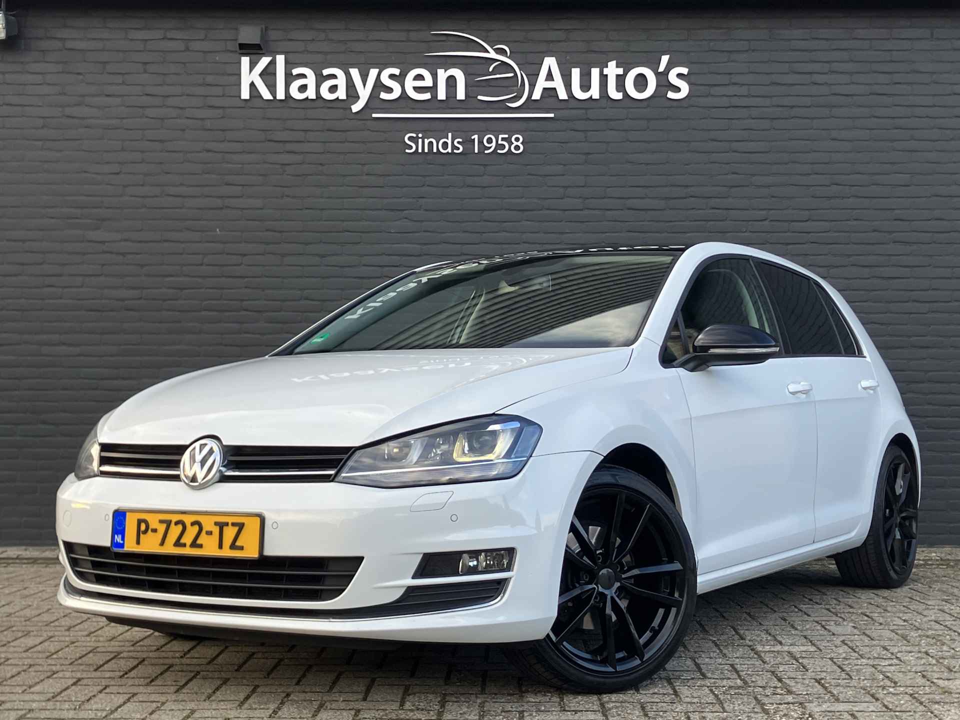 Volkswagen Golf 1.4 TSI Highline 125 pk | navigatie | panoramadak | sportstoelen | stoelverw. | standkachel | + winterset