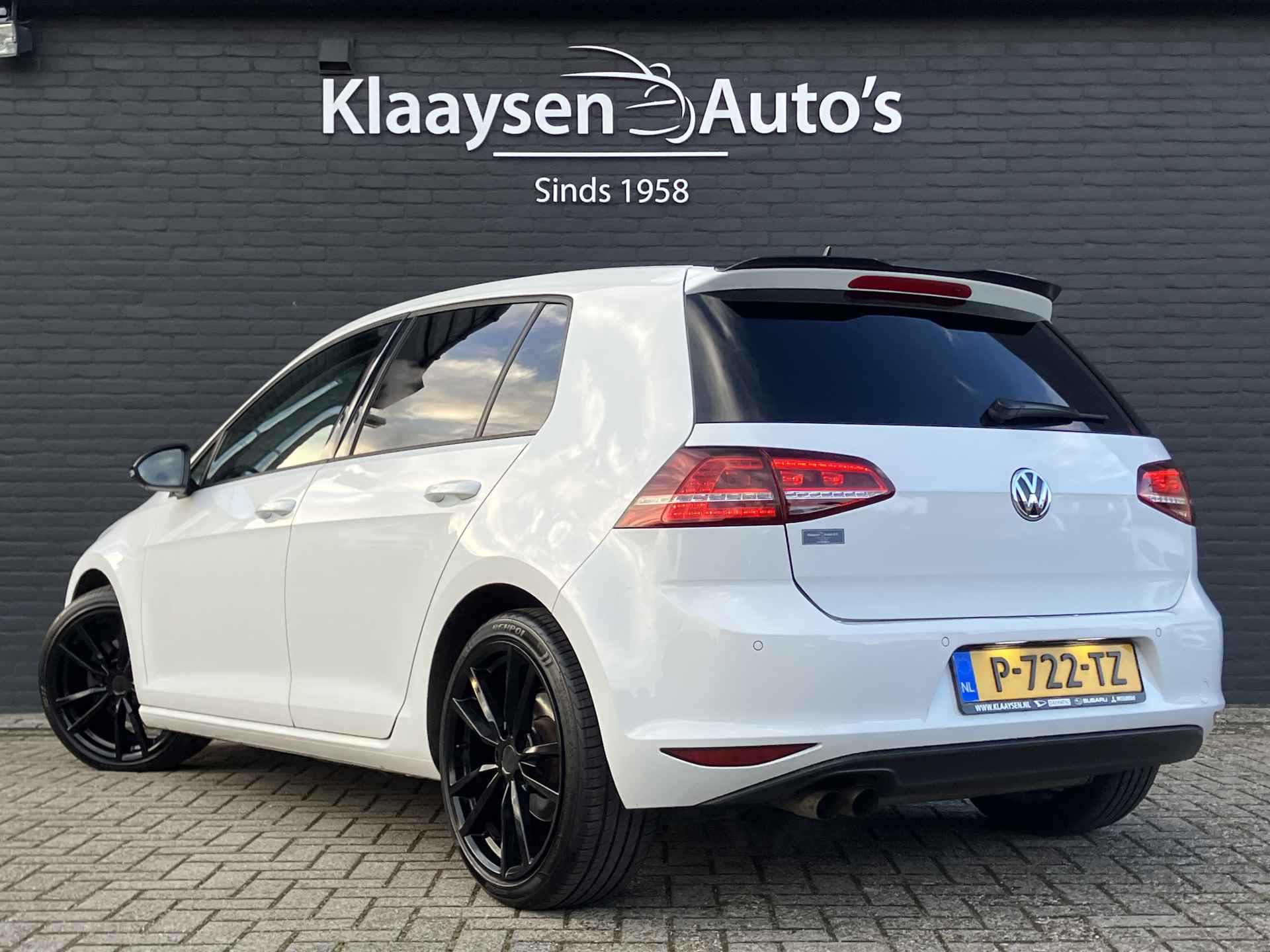 Volkswagen Golf 1.4 TSI Highline 125 pk | navigatie | panoramadak | sportstoelen | stoelverw. | standkachel | + winterset - 8/38