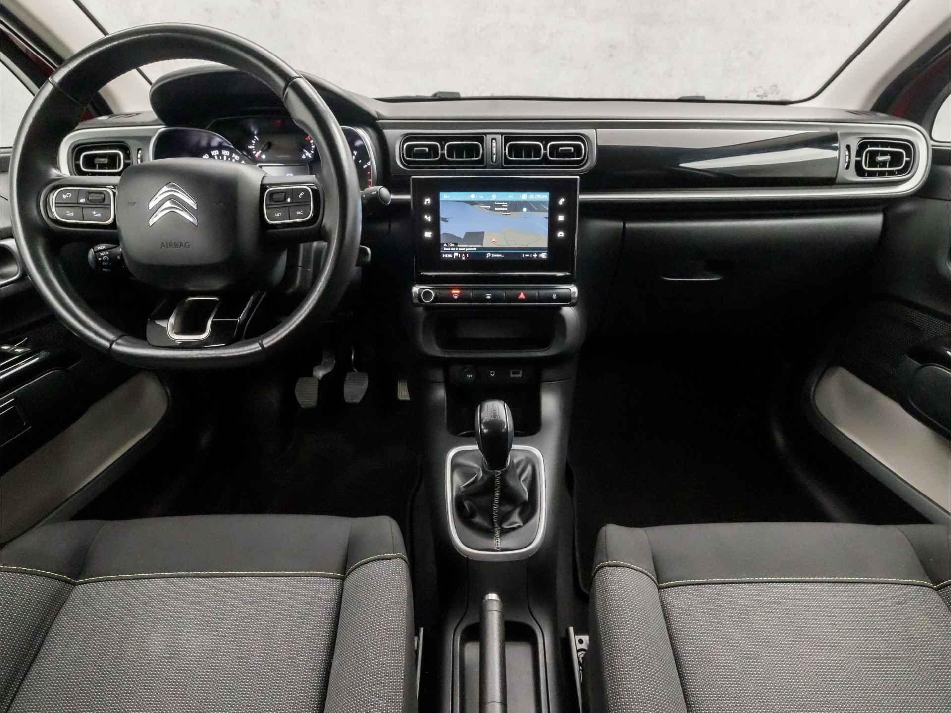 Citroën C3 1.2 PureTech S&S Shine (APPLE CARPLAY, NAVIGATIE, CAMERA, GETINT GLAS, SPORTSTOELEN, LM VELGEN, CRUISE, NIEUWE APK, NIEUWSTAAT) - 6/35