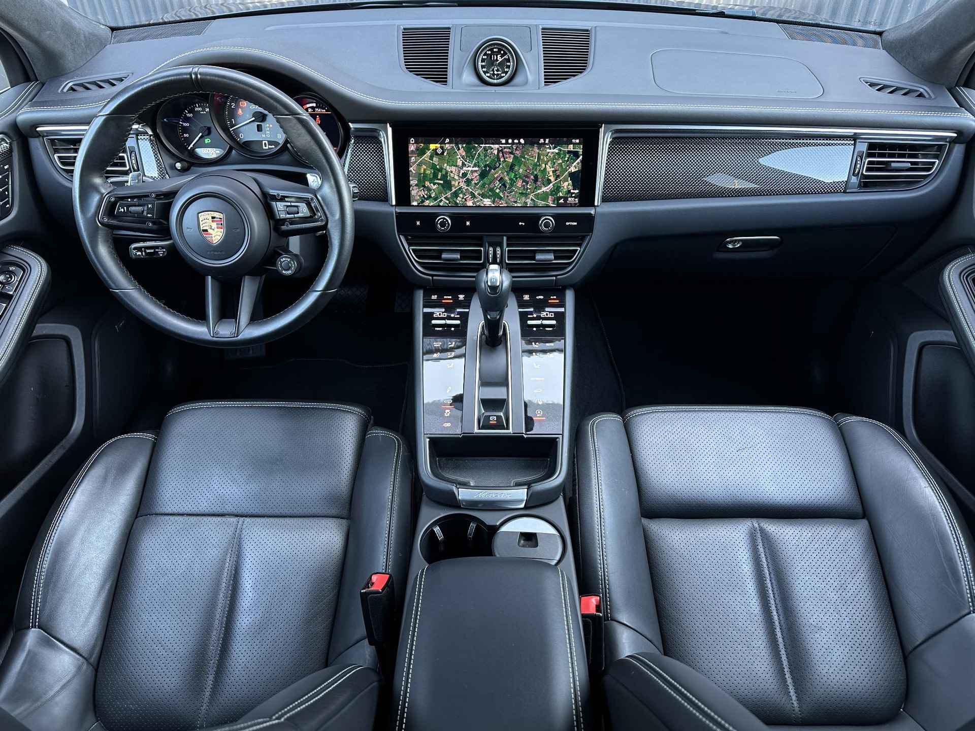 Porsche Macan 2.9 GTS 441pk | 1e Eigenaar | Luchtvering | Pano | Carbon | Trekhaak - 2/60