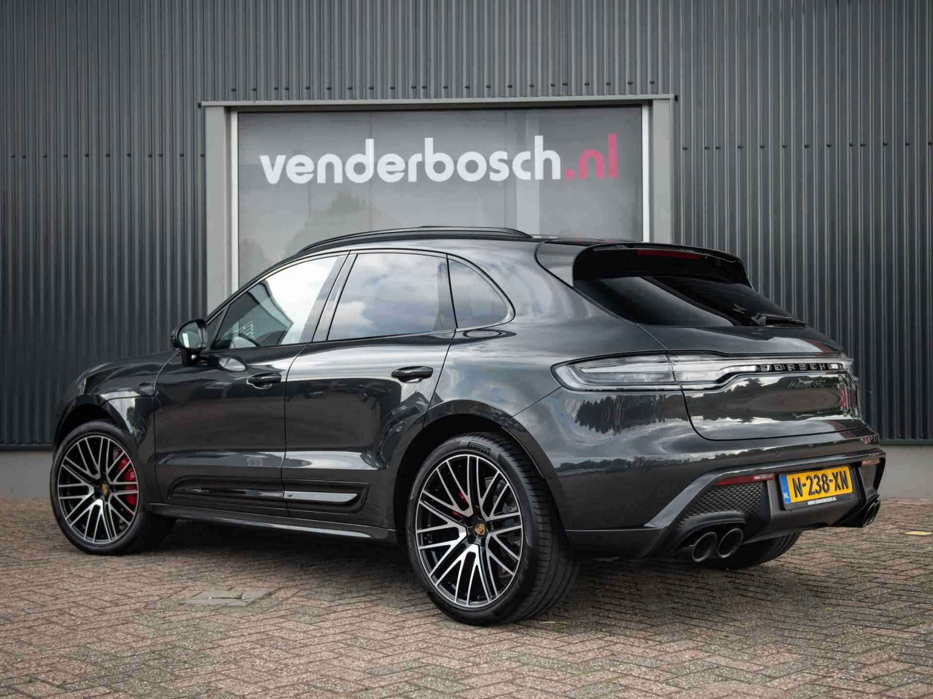 Porsche Macan 2.9 GTS 441pk | 1e Eigenaar | Luchtvering | Pano | Carbon | Trekhaak - 19/60