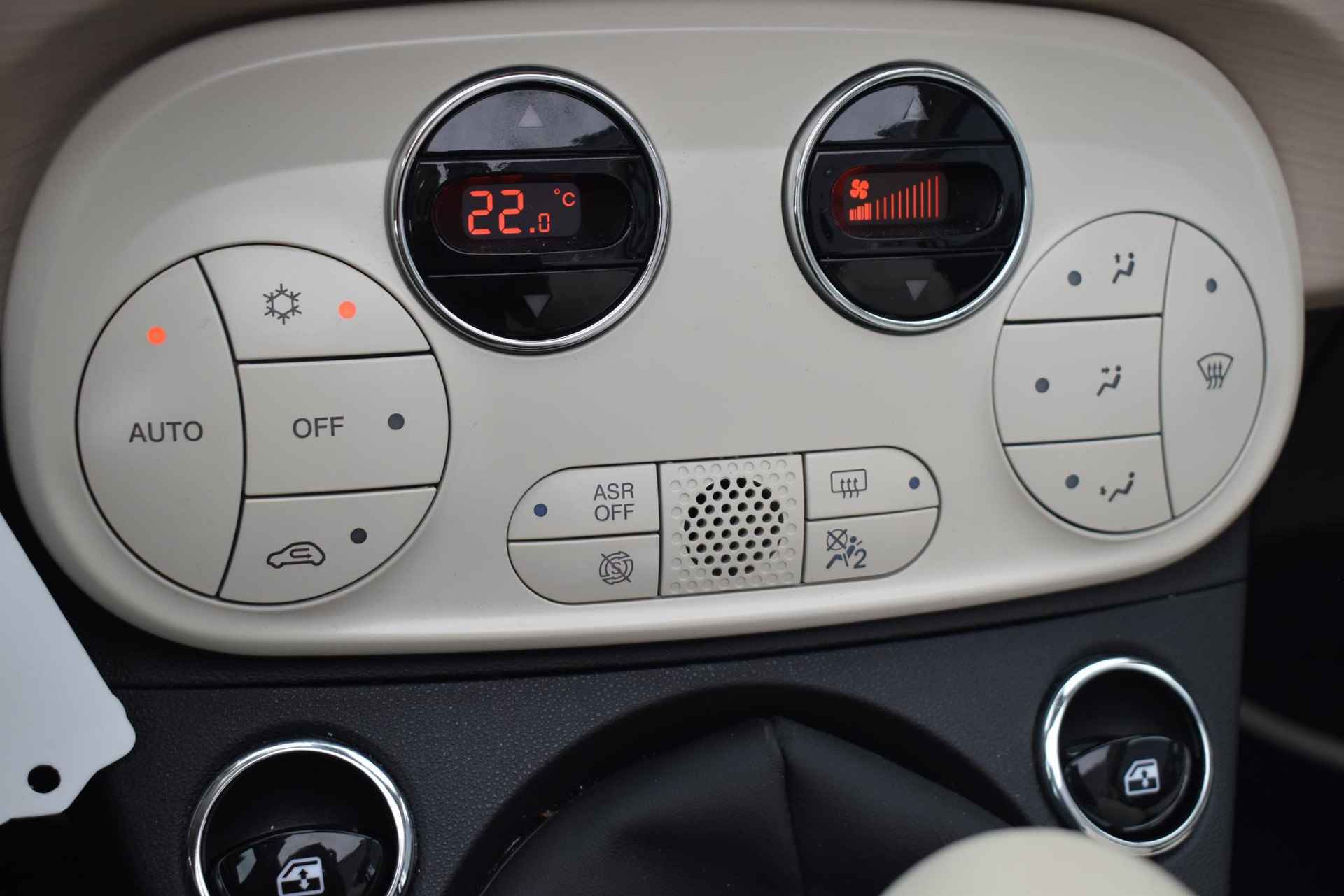 Fiat 500 C 1.0 Hybrid Dolcevita Climate Controle Navigatie 15 Inch LM Velgen Parkeersensoren - 11/39