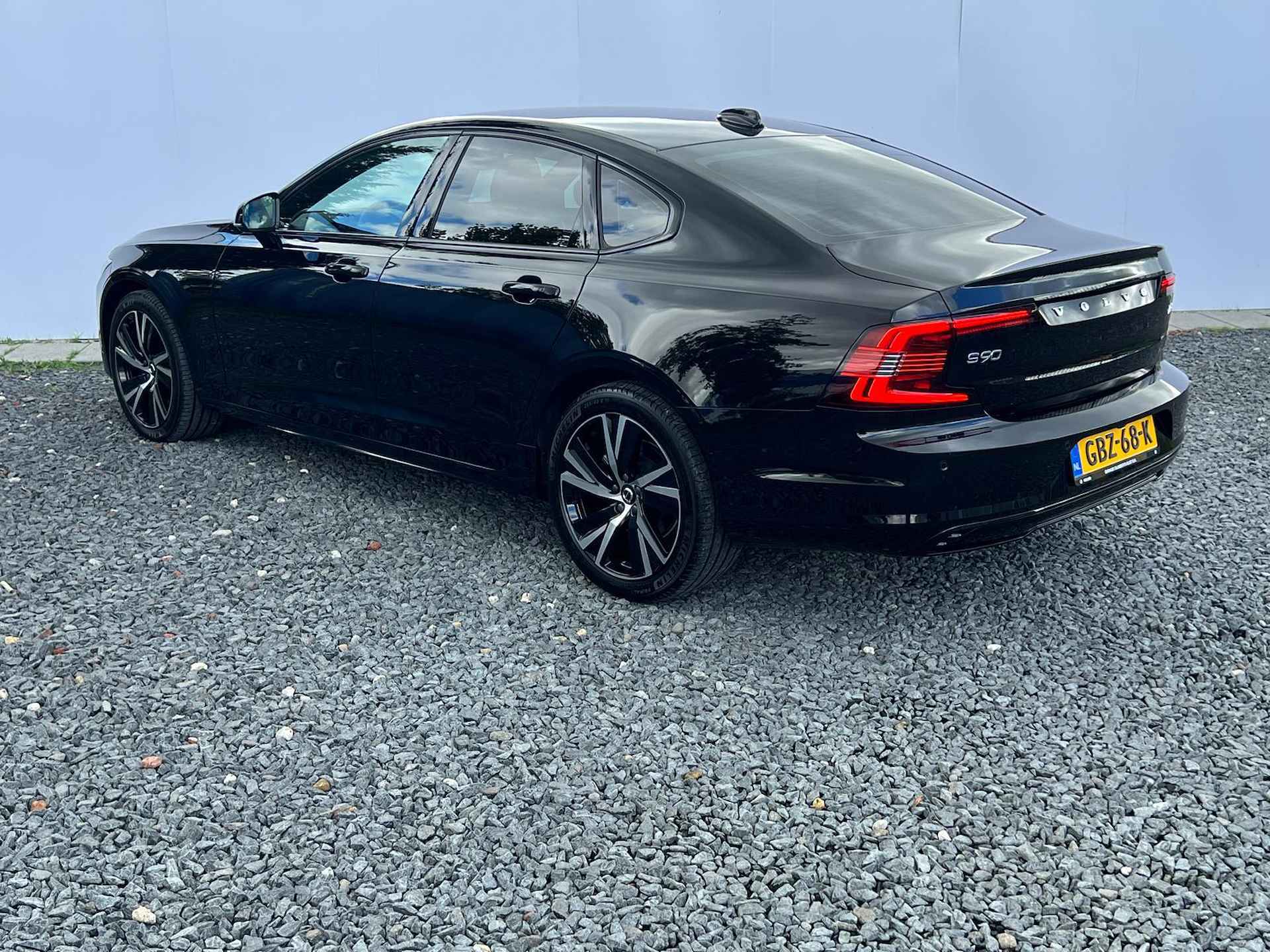 Volvo S90 2.0 B4 Ultimate  Automaat - Leder - Memorystoelen - Stoelverwarming - Full-Led HighBeam Koplampen - Parkeerhulp voor + achter met Camera - DAB+ - 6/59