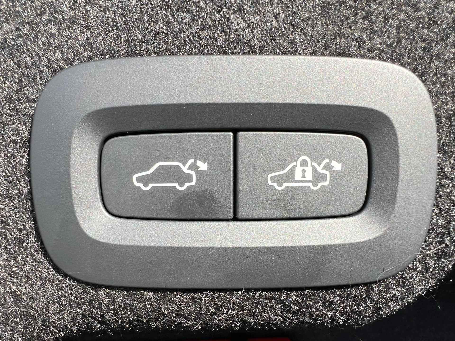 Volvo S90 2.0 B4 Ultimate  Automaat - Leder - Memorystoelen - Stoelverwarming - Full-Led HighBeam Koplampen - Parkeerhulp voor + achter met Camera - DAB+ - 34/59