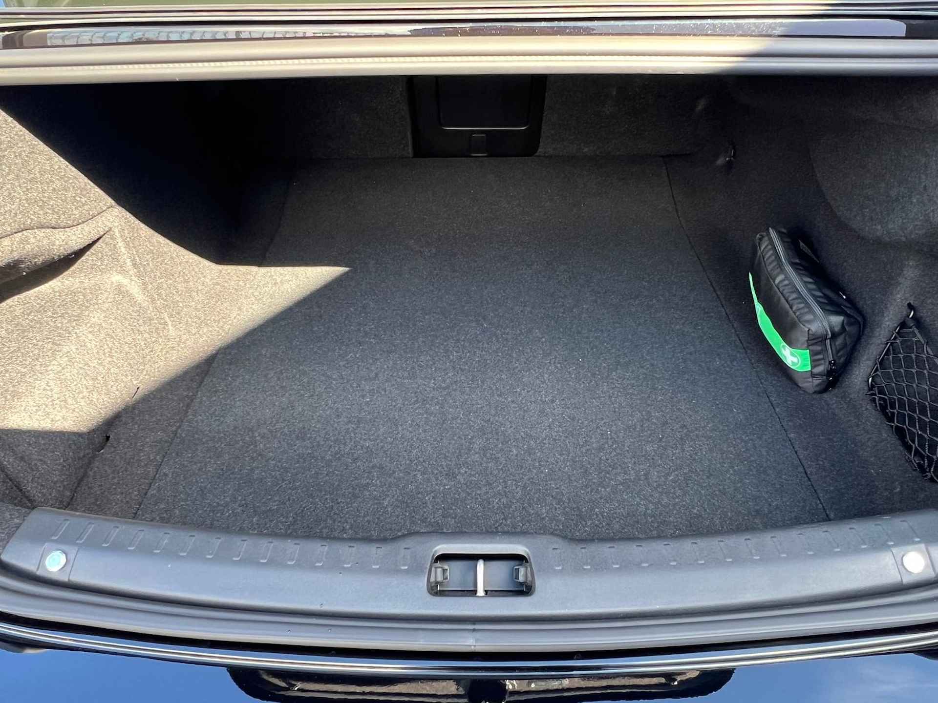 Volvo S90 2.0 B4 Ultimate  Automaat - Leder - Memorystoelen - Stoelverwarming - Full-Led HighBeam Koplampen - Parkeerhulp voor + achter met Camera - DAB+ - 35/59