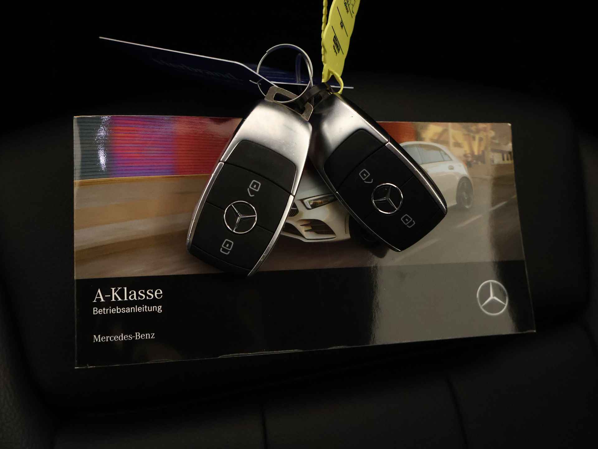 Mercedes-Benz A-Klasse 250 e Plug-In Hybride Panorama Schuif-Kanteldak | Night Pakket. | Inclusief 24 maanden MB Certified garantie voor Europa. - 13/44