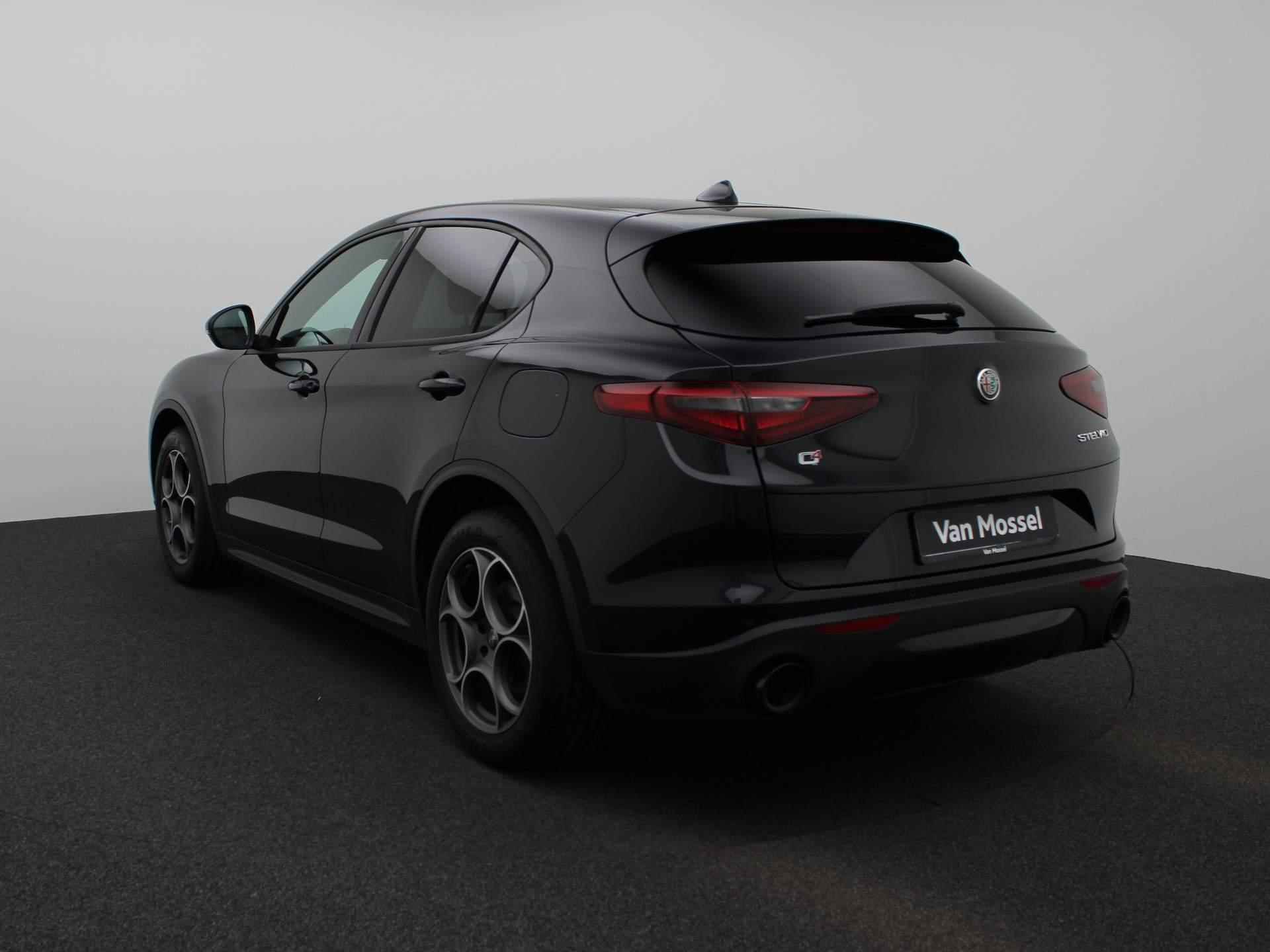 Alfa Romeo Stelvio 2.0 T AWD Sprint | NAVIGATIE | ACHTERUITRIJCAMERA | HALF-LEDER | PARKEERSENSOREN V+A | ELEKTRISCHE ACHTERKLEP | CLIMATE CONTROL | ADAPTIVE CRUISE CONTROL | BI-XENON KOPLAMPEN | - 2/40