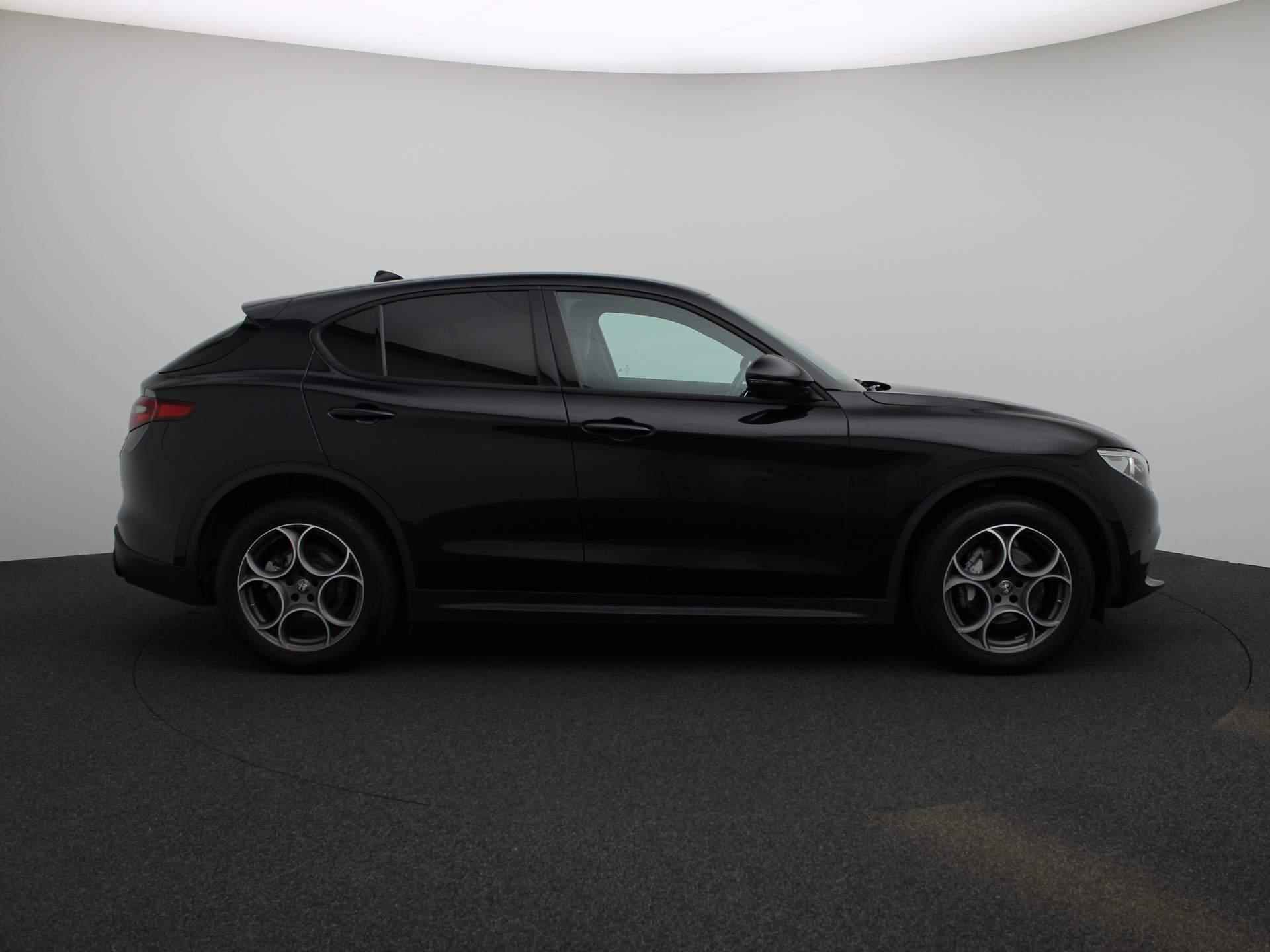 Alfa Romeo Stelvio 2.0 T AWD Sprint | NAVIGATIE | ACHTERUITRIJCAMERA | HALF-LEDER | PARKEERSENSOREN V+A | ELEKTRISCHE ACHTERKLEP | CLIMATE CONTROL | ADAPTIVE CRUISE CONTROL | BI-XENON KOPLAMPEN | - 9/40