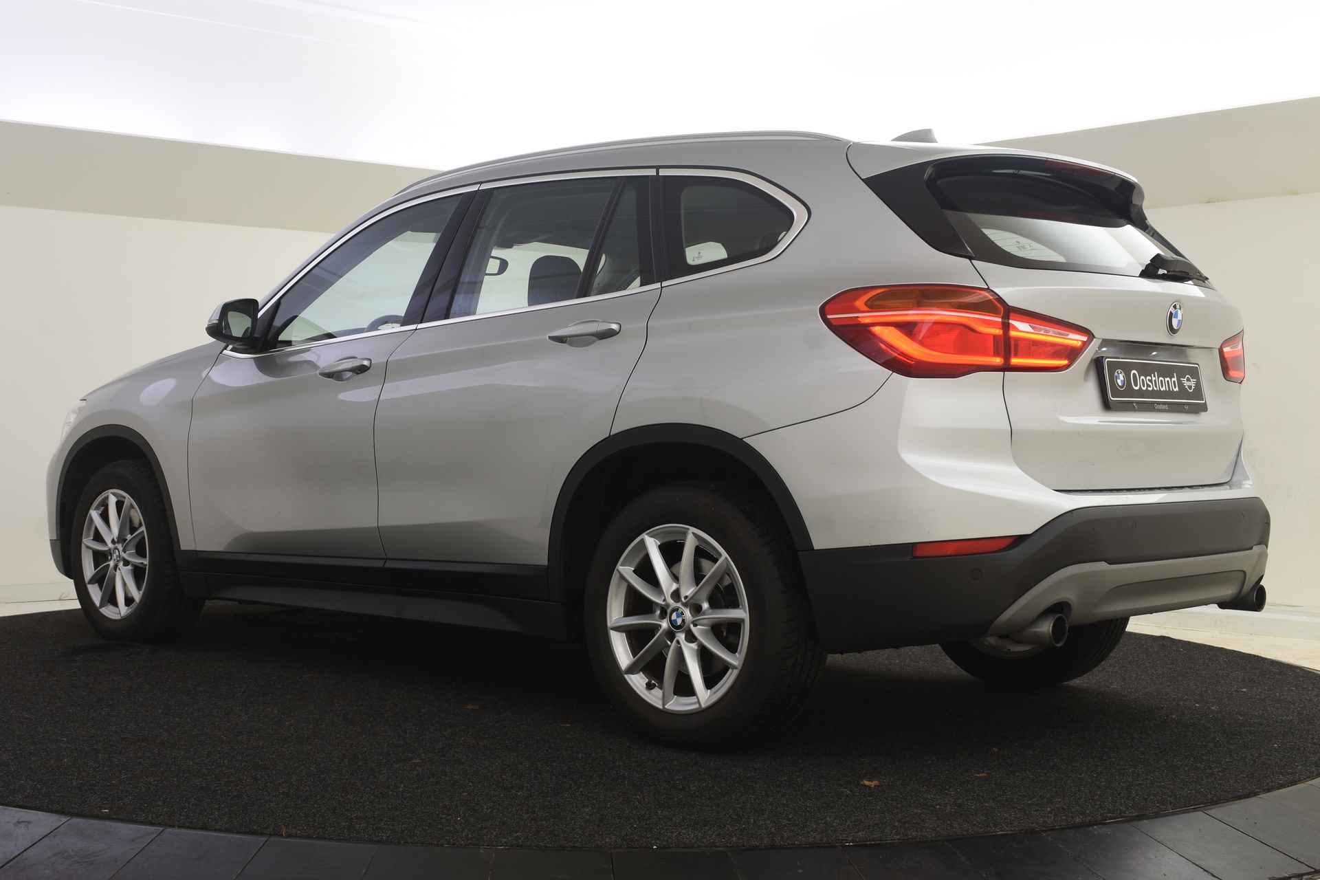 BMW X1 sDrive20i Executive Automaat / LED / Cruise Control / Stoelverwarming / Multifunctioneel stuurwiel - 13/45