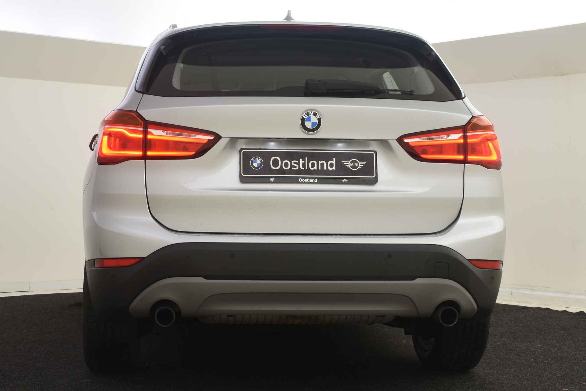 BMW X1 sDrive20i Executive Automaat / LED / Cruise Control / Stoelverwarming / Multifunctioneel stuurwiel - 24/45