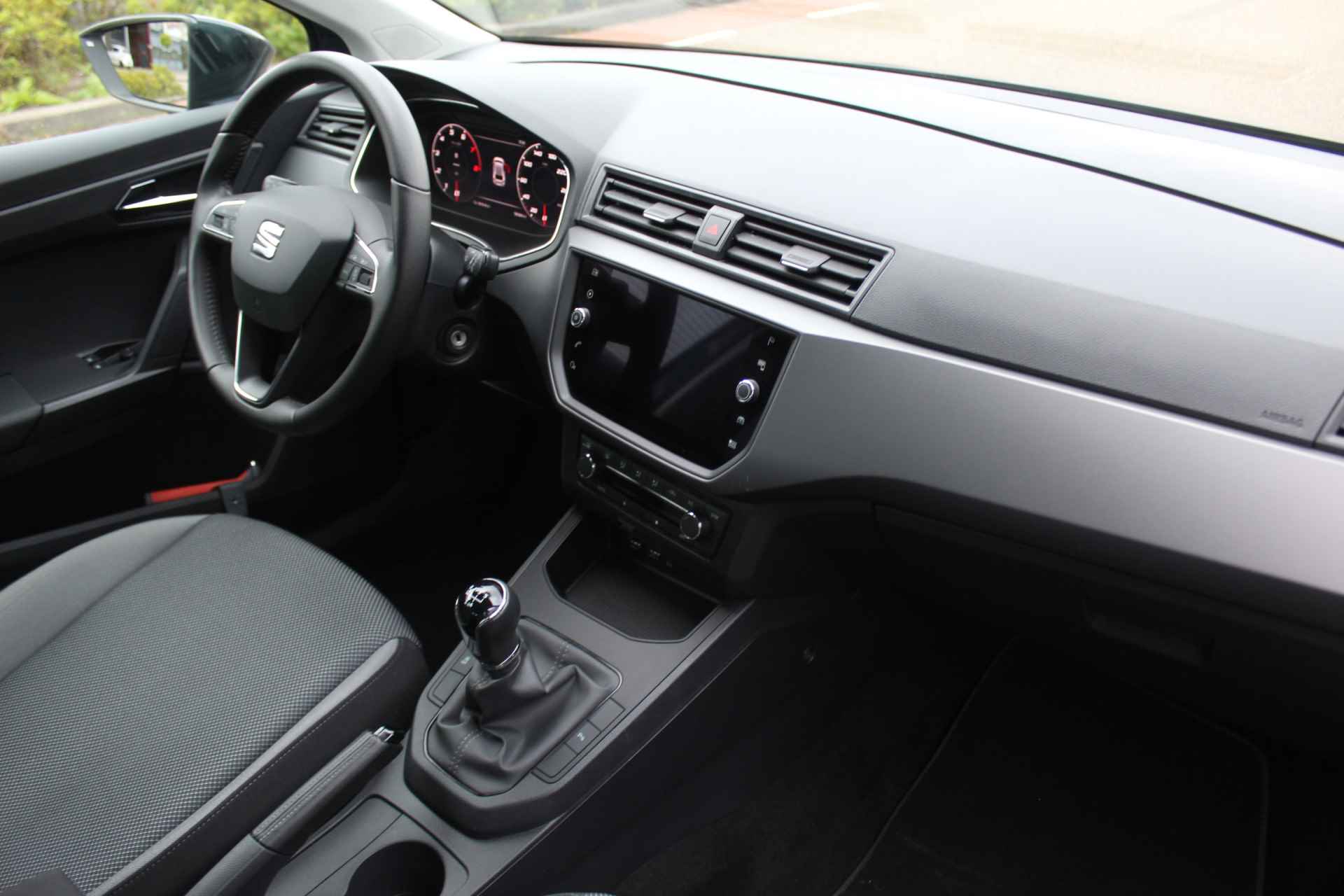 SEAT Ibiza 1.0 TSI Style Business Intense Metallic/ Digitale Cockpit/ Clima/ Navi/ Camera. Parkeersensor V. + A. / 16 lmv - 16/30