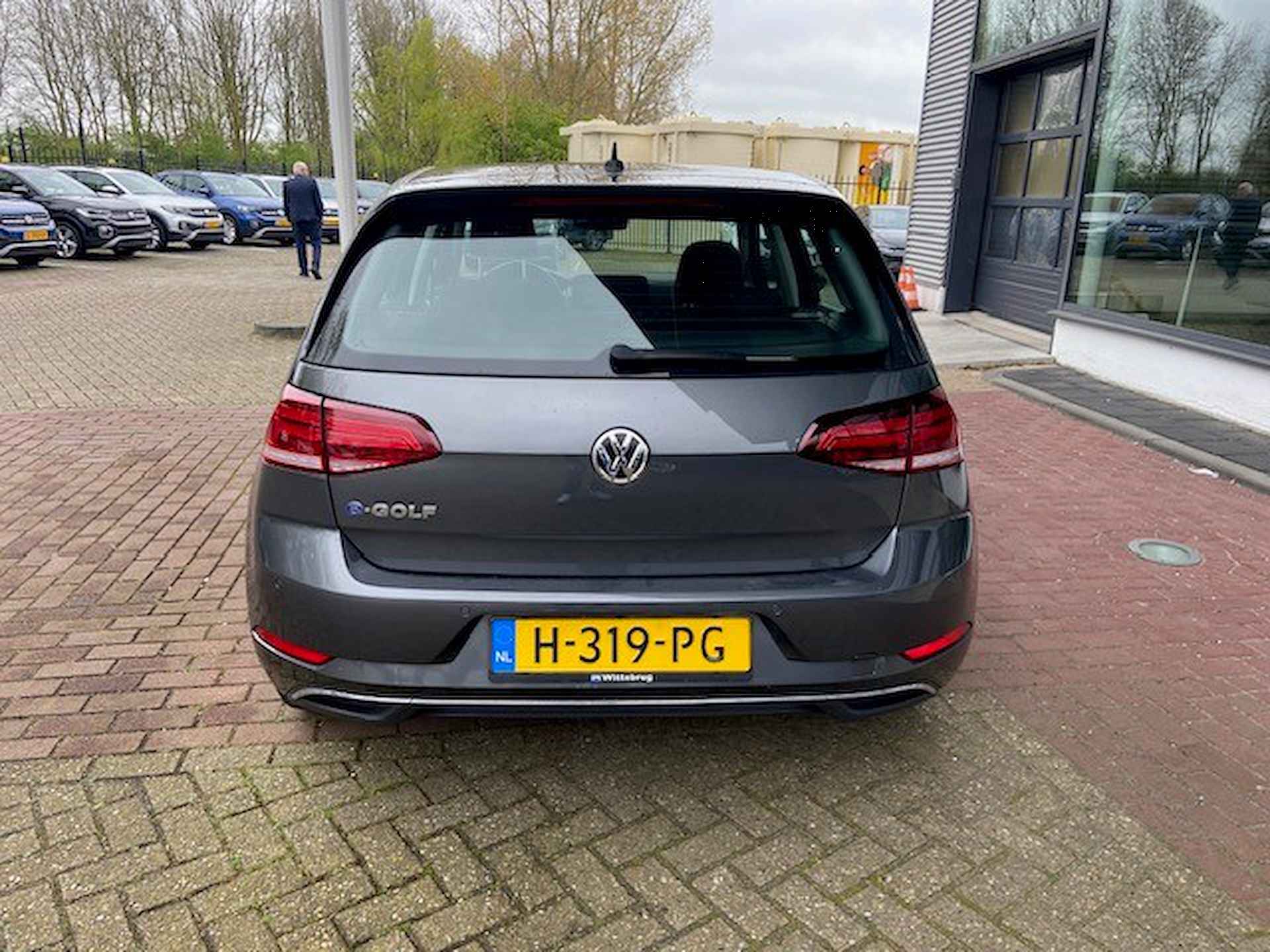 Volkswagen e-Golf E-DITION € 2000 subsidie/ Metallic / Digitale cockpit/ LED/ / Navi/ Clima/ 16 lmv - 9/23