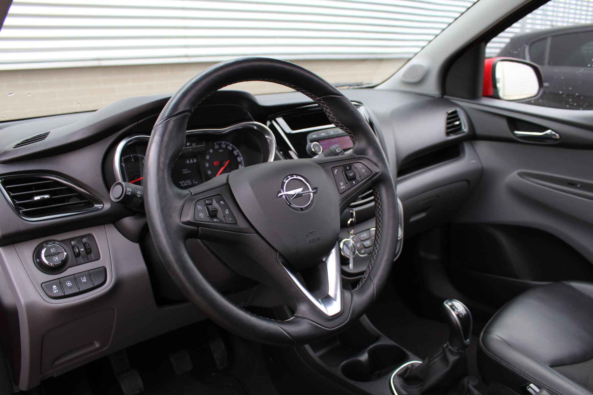 Opel KARL 1.0 ecoFLEX 75pk Cosmo | Schuif/Kanteldak | Winterpack | Half leder | Origin NL | Bluetooth - 4/30