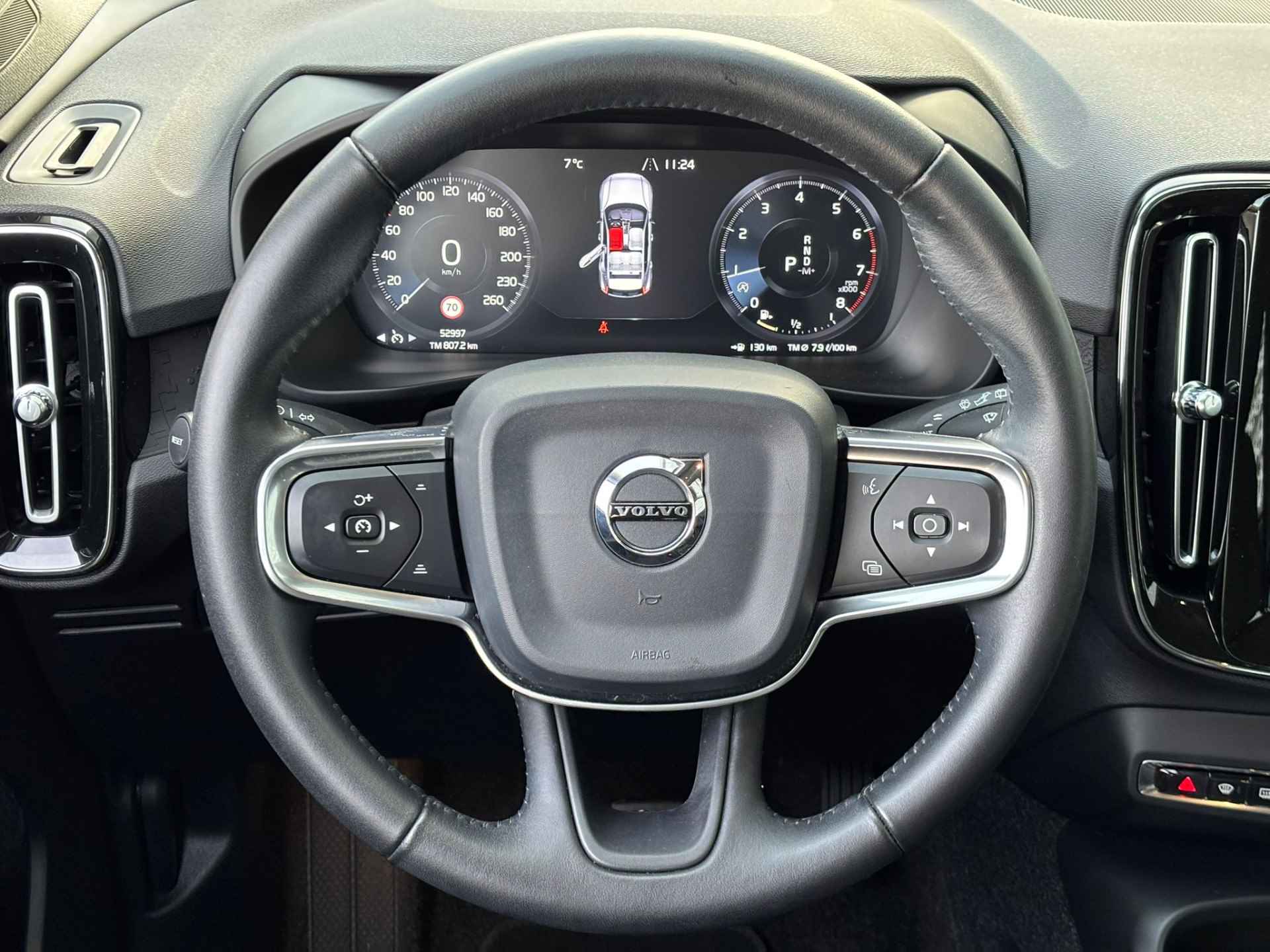 Volvo XC40 2.0 T4 Momentum / Achteruitrijcamera / Elektrische Achterklep / Digitale Cockpit / LED / 18" LMV ** - 15/31