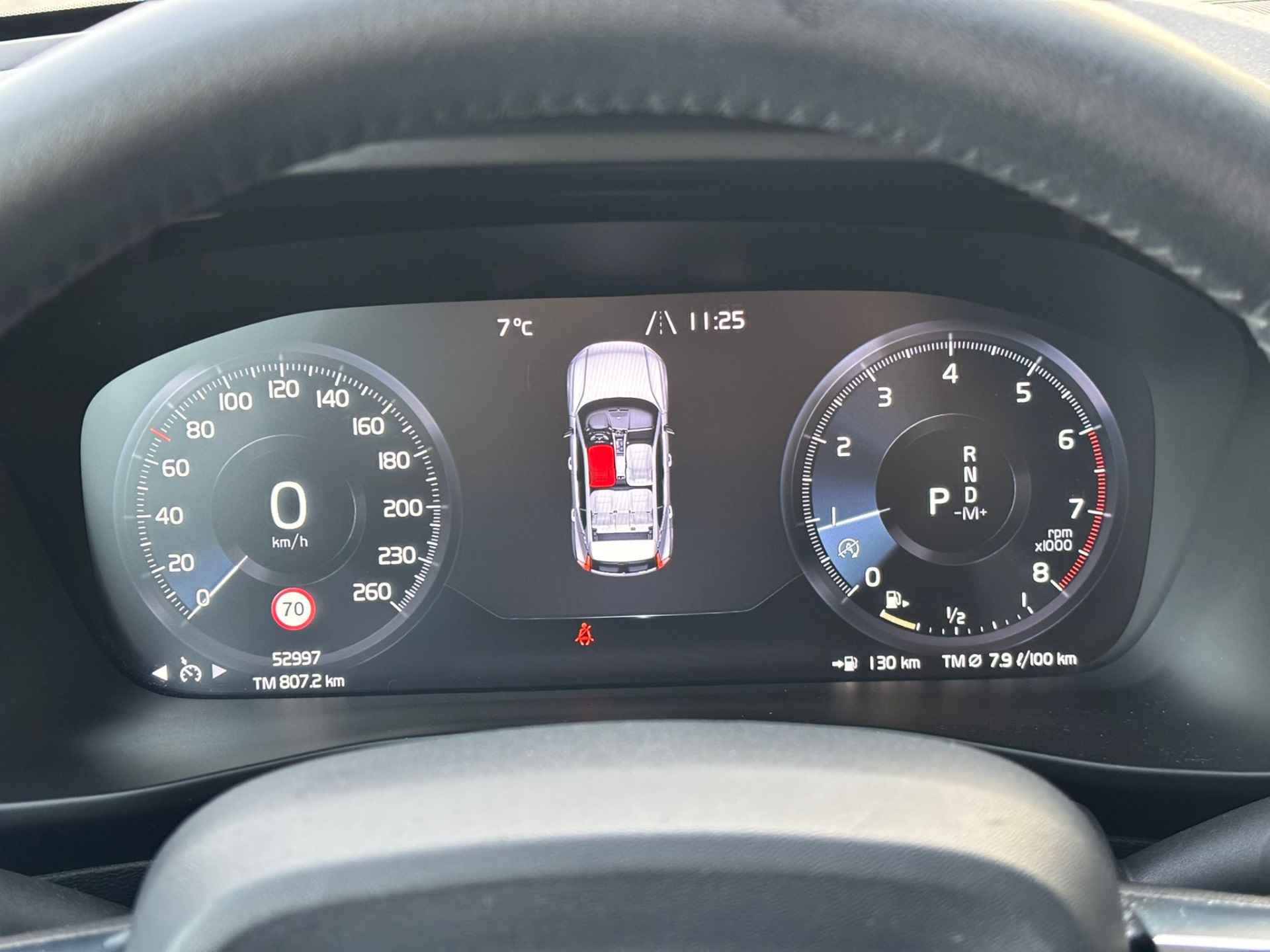 Volvo XC40 2.0 T4 Momentum / Achteruitrijcamera / Elektrische Achterklep / Digitale Cockpit / LED / 18" LMV ** - 18/31