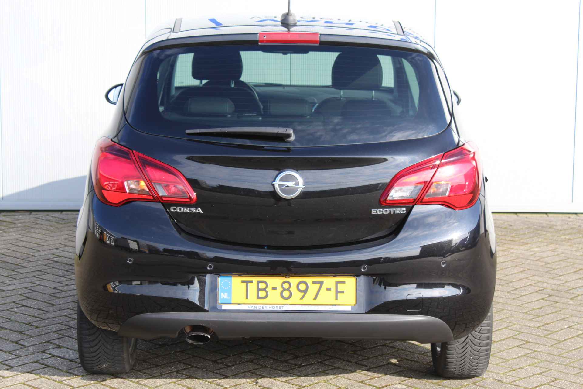 Opel Corsa 1.0-90pk Turbo 'Online Edition'. Erg nette en goed onderhouden Opel Corsa 1.0-90pk Turbo 5drs.. Volautm. airco, cruise control, navigatie, trekhaak afneembare kogel, metallic lak, parkeersensoren v+a, LM wielen, telefoonvoorb., 5 deuren etc. - 8/45