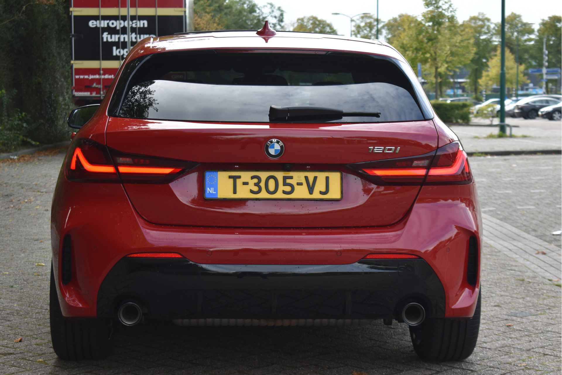 BMW 1-serie 120i M-Sport | NL-Auto | Nieuw € 60.000,- | Headup | Open dak | Camera | Elekt.stoelen | Carplay | Full LED - 9/84