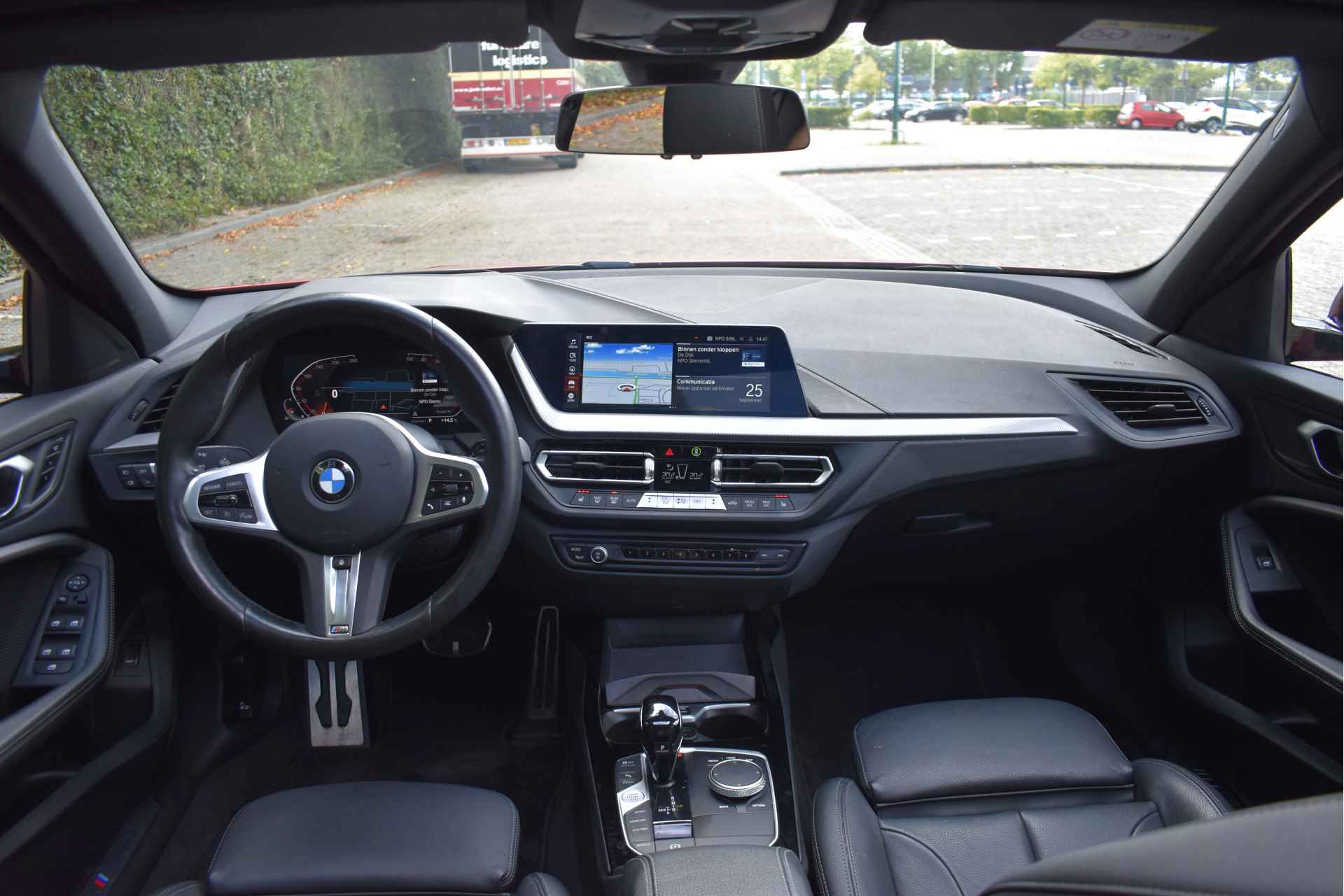 BMW 1-serie 120i M-Sport | NL-Auto | Nieuw € 60.000,- | Headup | Open dak | Camera | Elekt.stoelen | Carplay | Full LED - 15/84