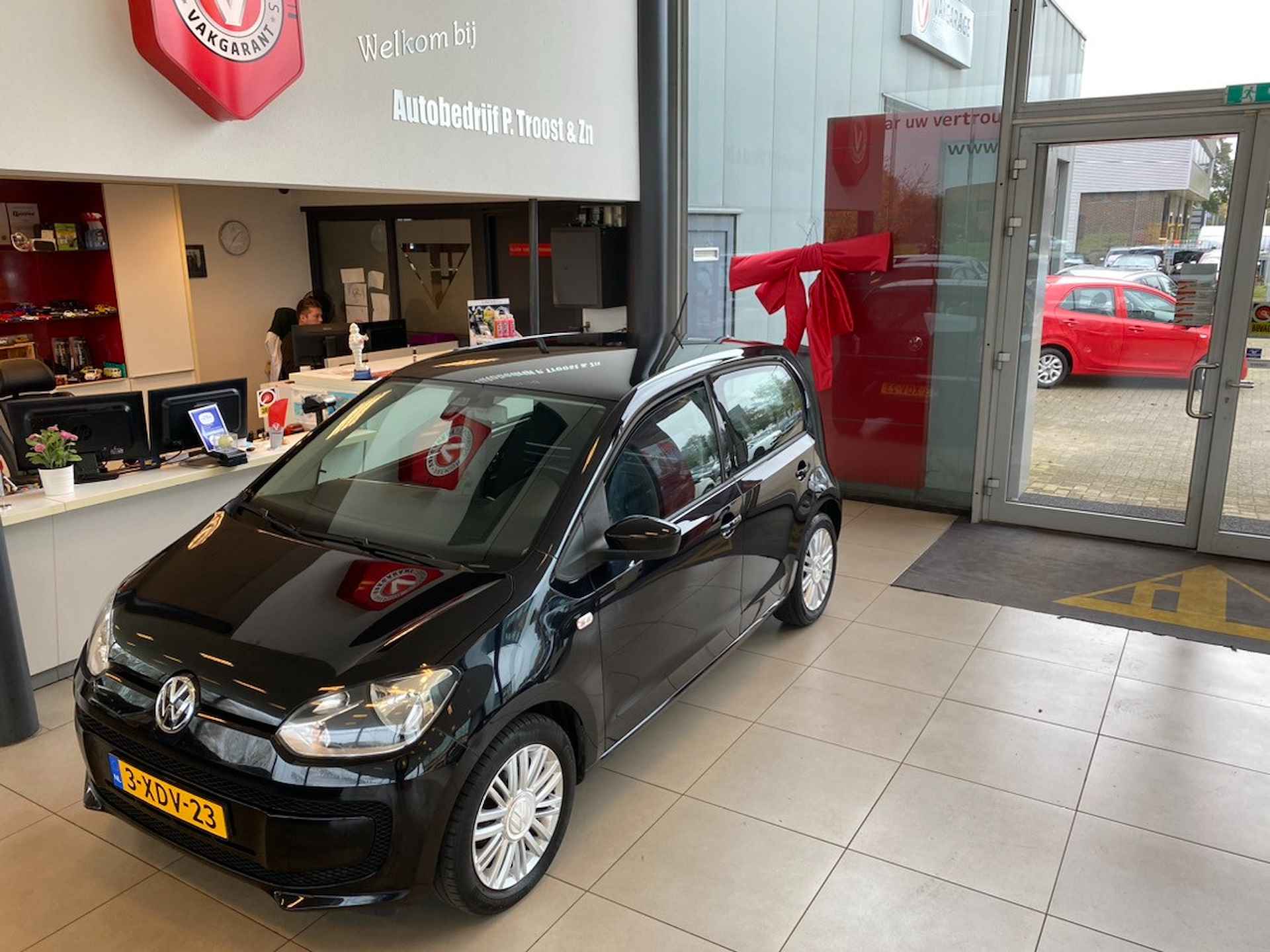 Volkswagen up! 1.0 up! Edition BlueMotion,5 Deurs,5 Zits,Navigatie,Airco,Elektrischpakket,15 Inch Lmv - 2/26