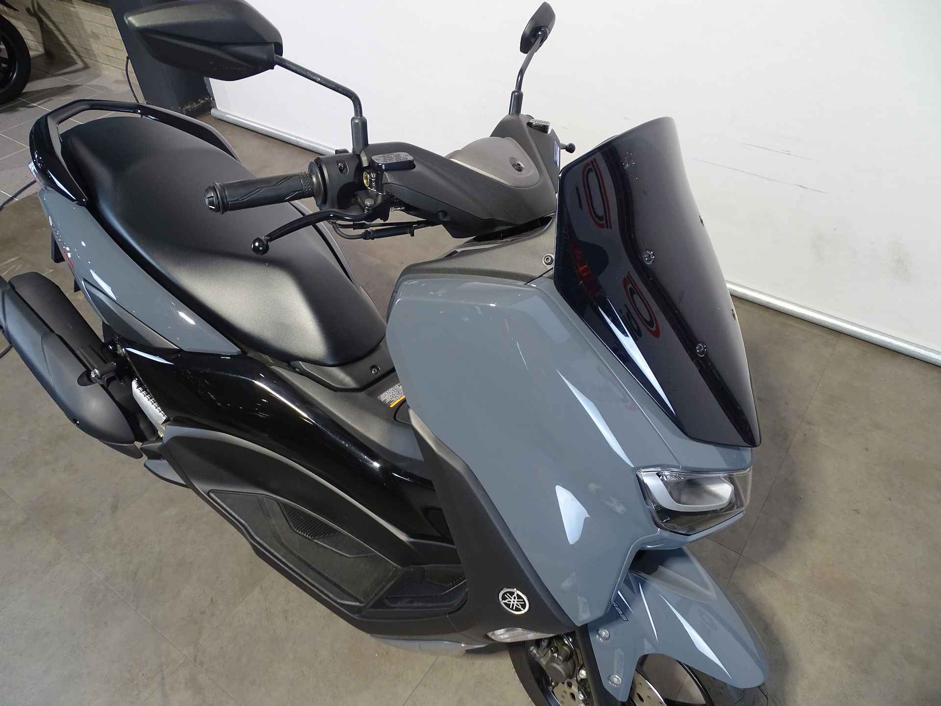 Yamaha NMAX 155 - 2/8