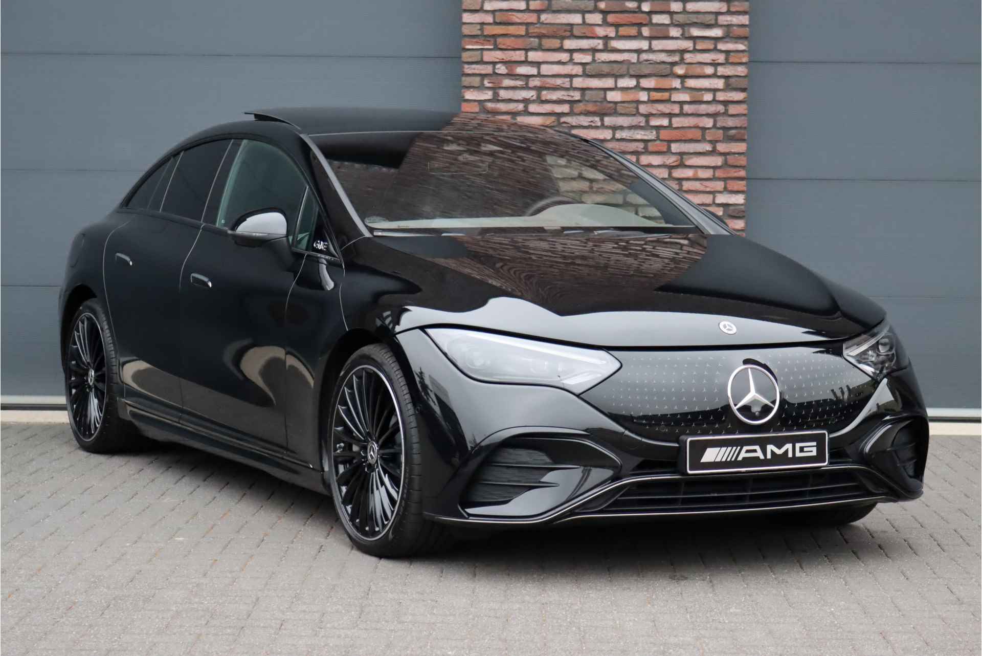 Mercedes-Benz EQE 500 4MATIC AMG Line 91 kWh | Hyperscreen | Achterasbesturing | Airmatic | Distronic+ | Stoelventilatie | Massage | Verwarmd Stuurwiel | Burmester | Digital Light | Panoramadak | - 4/51