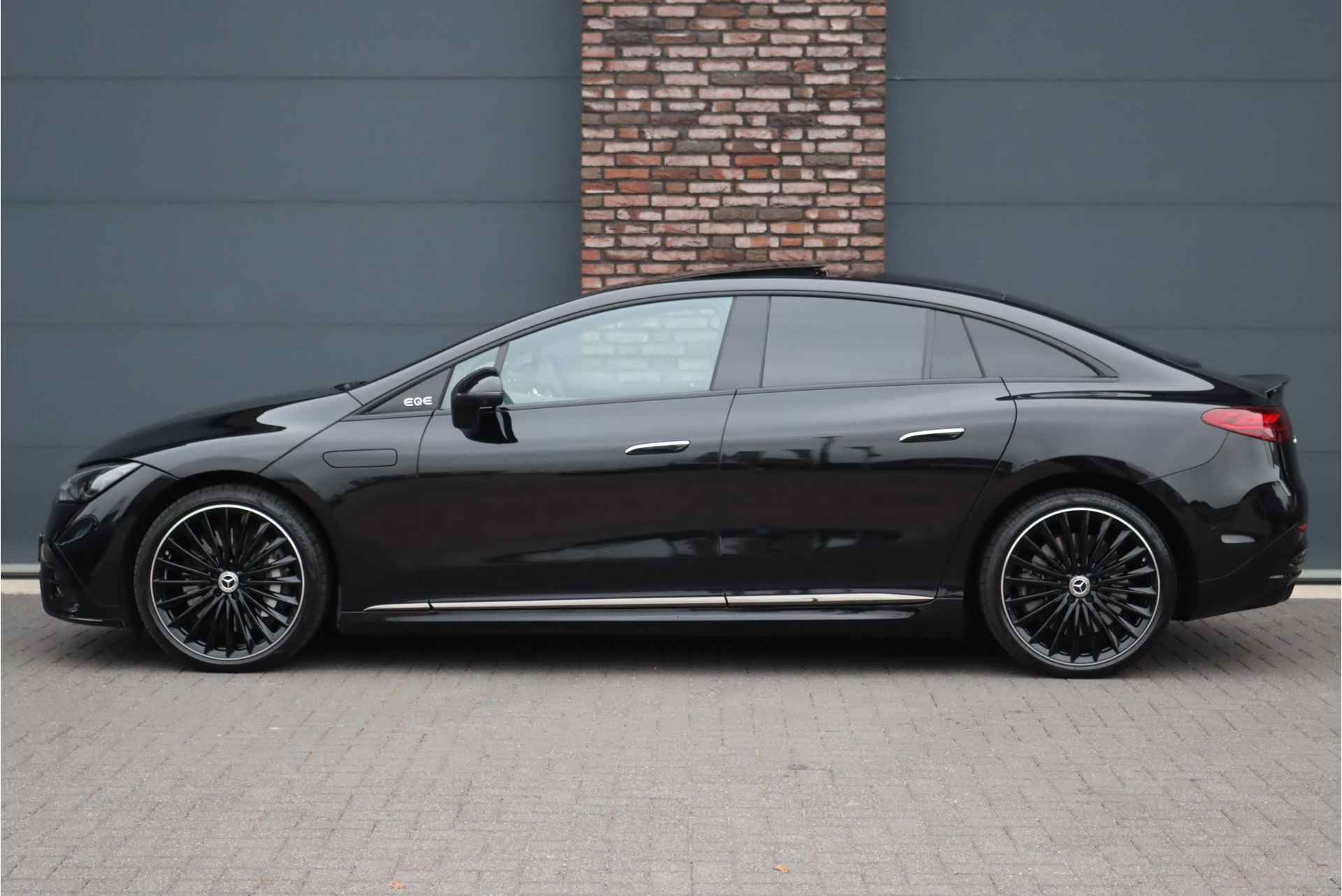 Mercedes-Benz EQE 500 4MATIC AMG Line 91 kWh | Hyperscreen | Achterasbesturing | Airmatic | Distronic+ | Stoelventilatie | Massage | Verwarmd Stuurwiel | Burmester | Digital Light | Panoramadak | - 10/51