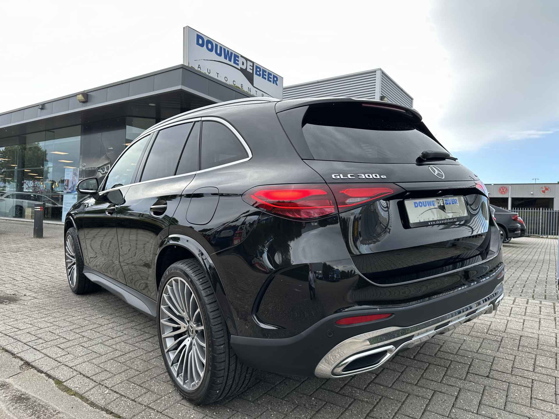 Mercedes-Benz GLC 300e 4MATIC AMG Line ADVANCED PLUS Trekhaak | Digital Light | Pano-Dak | HUD | 360-Camera Let op getoonde set om velgen 21 inch AMG tegen meerprijs 3000,— - 2/39