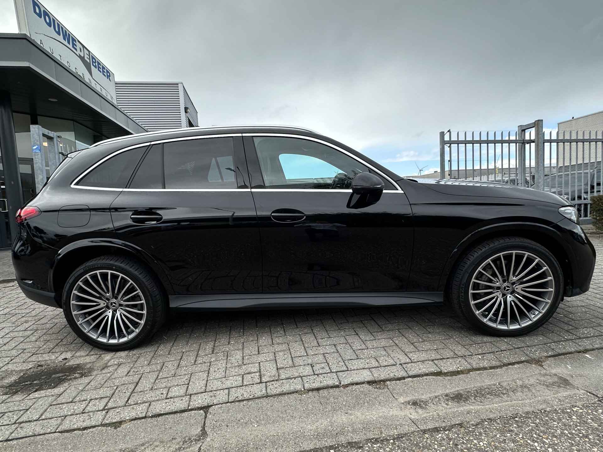 Mercedes-Benz GLC 300e 4MATIC AMG Line ADVANCED PLUS Trekhaak | Digital Light | Pano-Dak | HUD | 360-Camera Let op getoonde set om velgen 21 inch AMG tegen meerprijs 3000,— - 5/39