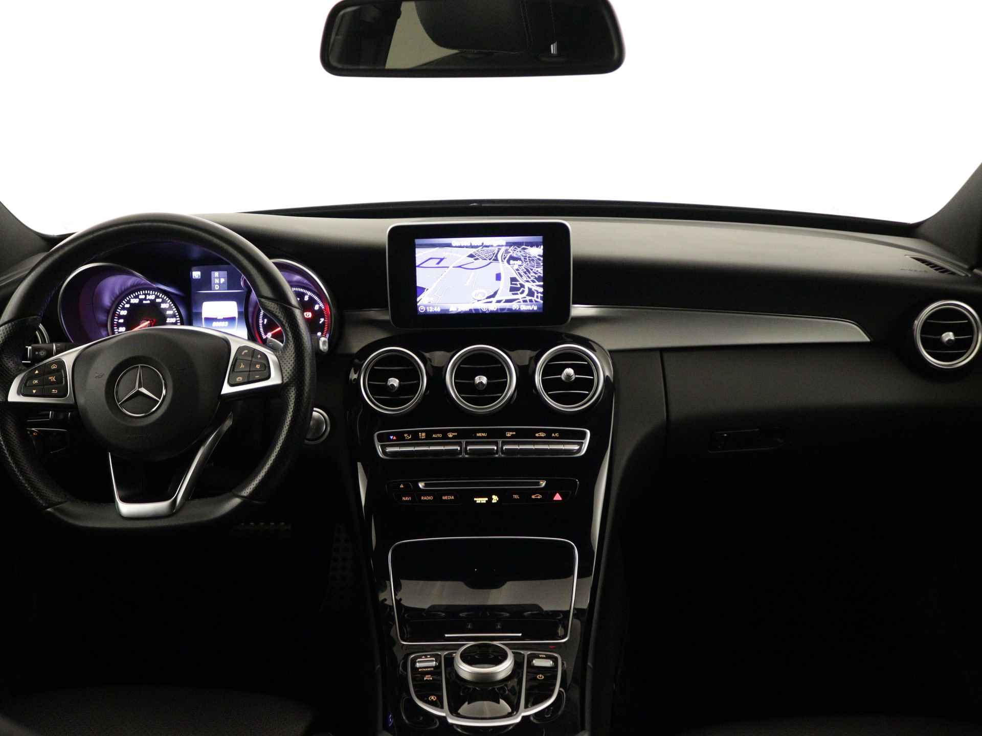 Mercedes-Benz C-Klasse 180 Business Solution AMG | Alarm | Dodehoekassistent | Stoelverwarming | Parkeerpakket met camera | LED | Navigatie | Inclusief 24 maanden Mercedes-Benz Certified garantie voor Europa. - 5/39