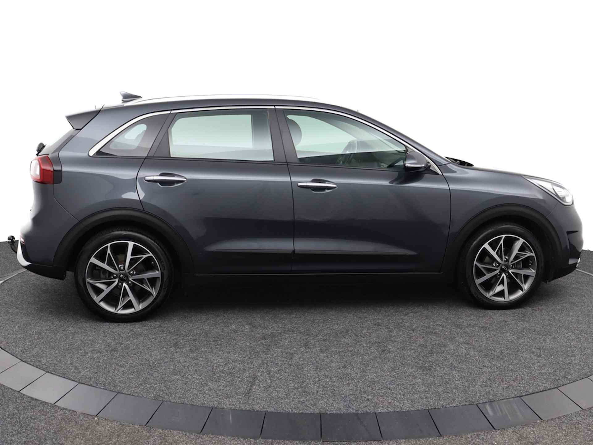 Kia Niro 1.6 GDi Hybrid Dynamicline - Trekhaak - Navigatie - 18 inch velgen - Achteruitrijcamera  - 12 maanden Bovag garantie - 10/55