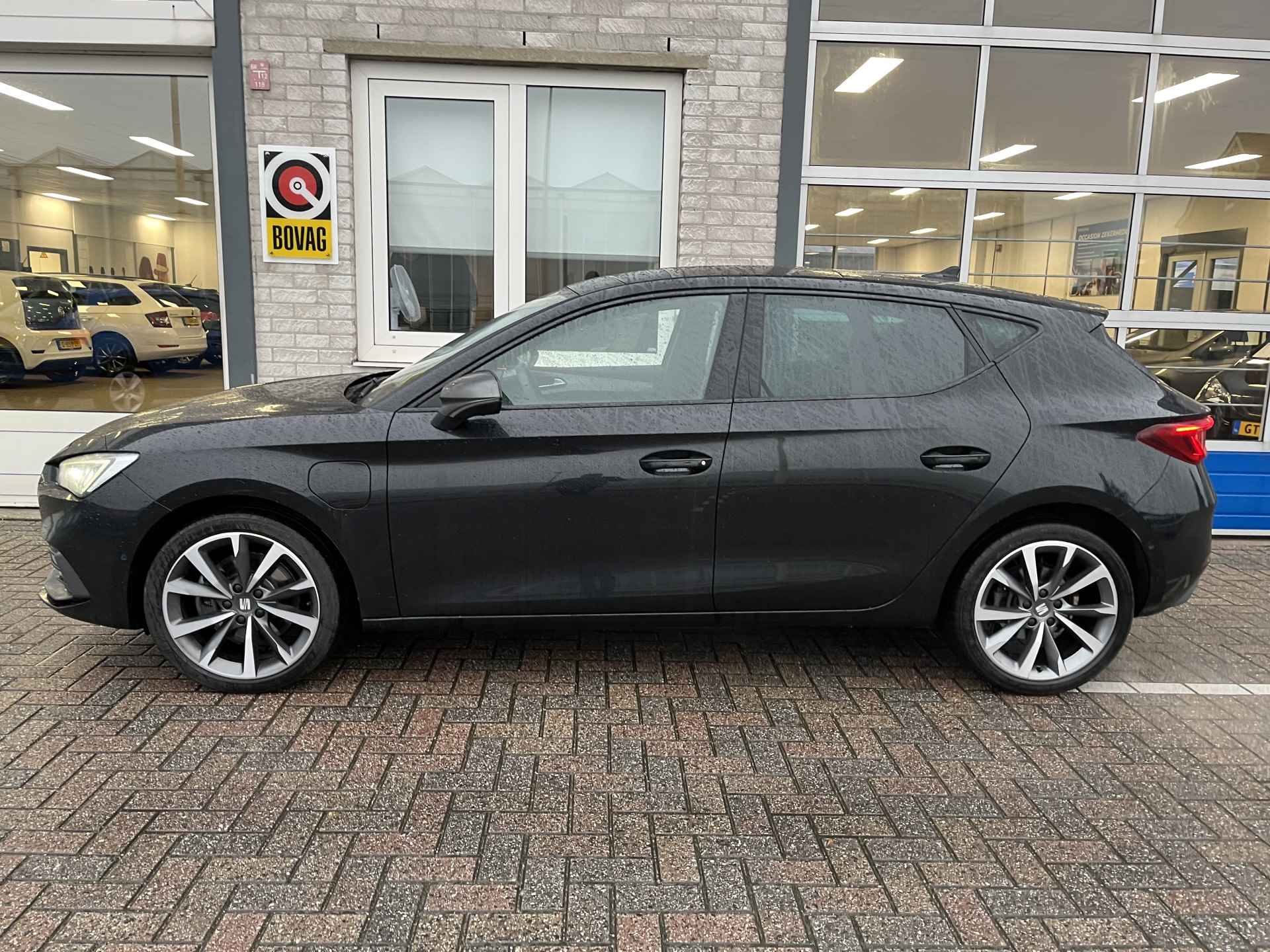 SEAT Leon 1.4 TSI eHybrid PHEV FR / AUTOMAAT/ PANO/ ADAPT. CRUISE/ DIGITAL DASH/ NAVI/ DAB/ FULL LINK/ PARK. SENSOREN + CAMERA/ - 3/33