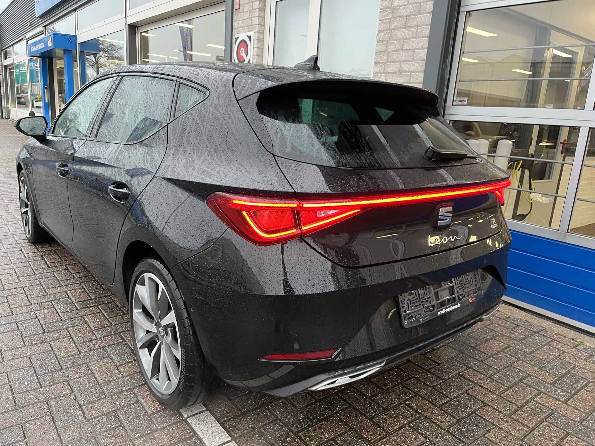 SEAT Leon 1.4 TSI eHybrid PHEV FR / AUTOMAAT/ PANO/ ADAPT. CRUISE/ DIGITAL DASH/ NAVI/ DAB/ FULL LINK/ PARK. SENSOREN + CAMERA/ - 6/33