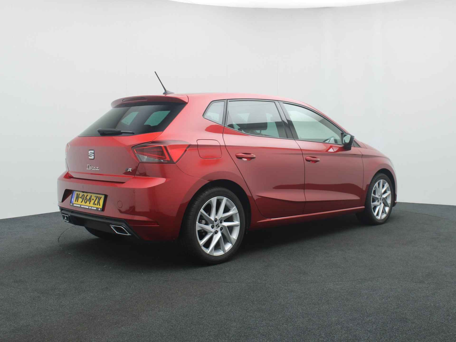 SEAT Ibiza 1.5 TSI FR Business Intense Plus automaat | CarPlay | Navigatie | Parkeersensoren | Achteruitrijcamera | Stoelverwarming | LED verlichting - 6/41