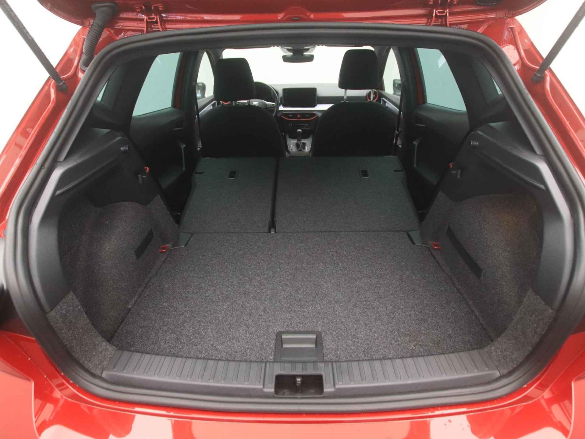SEAT Ibiza 1.5 TSI FR Business Intense Plus automaat | CarPlay | Navigatie | Parkeersensoren | Achteruitrijcamera | Stoelverwarming | LED verlichting - 17/41