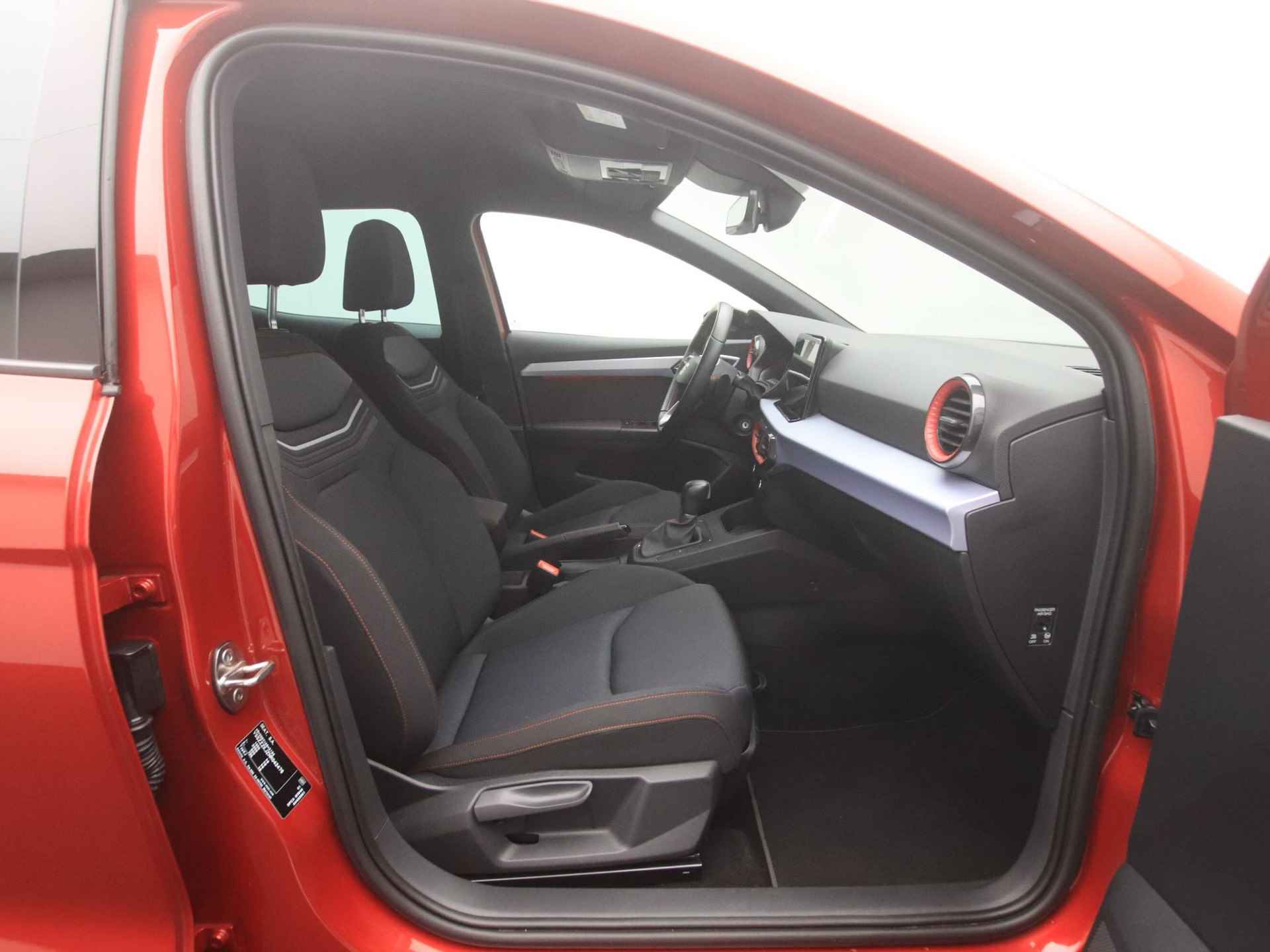 SEAT Ibiza 1.5 TSI FR Business Intense Plus automaat | CarPlay | Navigatie | Parkeersensoren | Achteruitrijcamera | Stoelverwarming | LED verlichting - 19/41