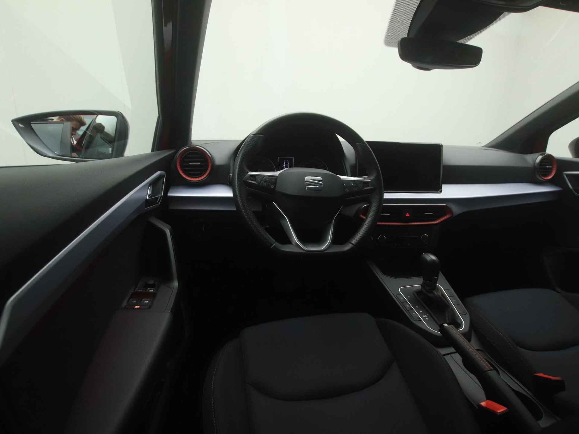 SEAT Ibiza 1.5 TSI FR Business Intense Plus automaat | CarPlay | Navigatie | Parkeersensoren | Achteruitrijcamera | Stoelverwarming | LED verlichting - 21/41
