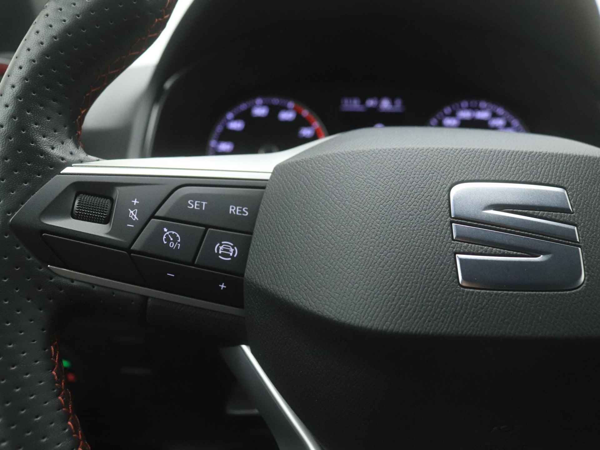 SEAT Ibiza 1.5 TSI FR Business Intense Plus automaat | CarPlay | Navigatie | Parkeersensoren | Achteruitrijcamera | Stoelverwarming | LED verlichting - 22/41