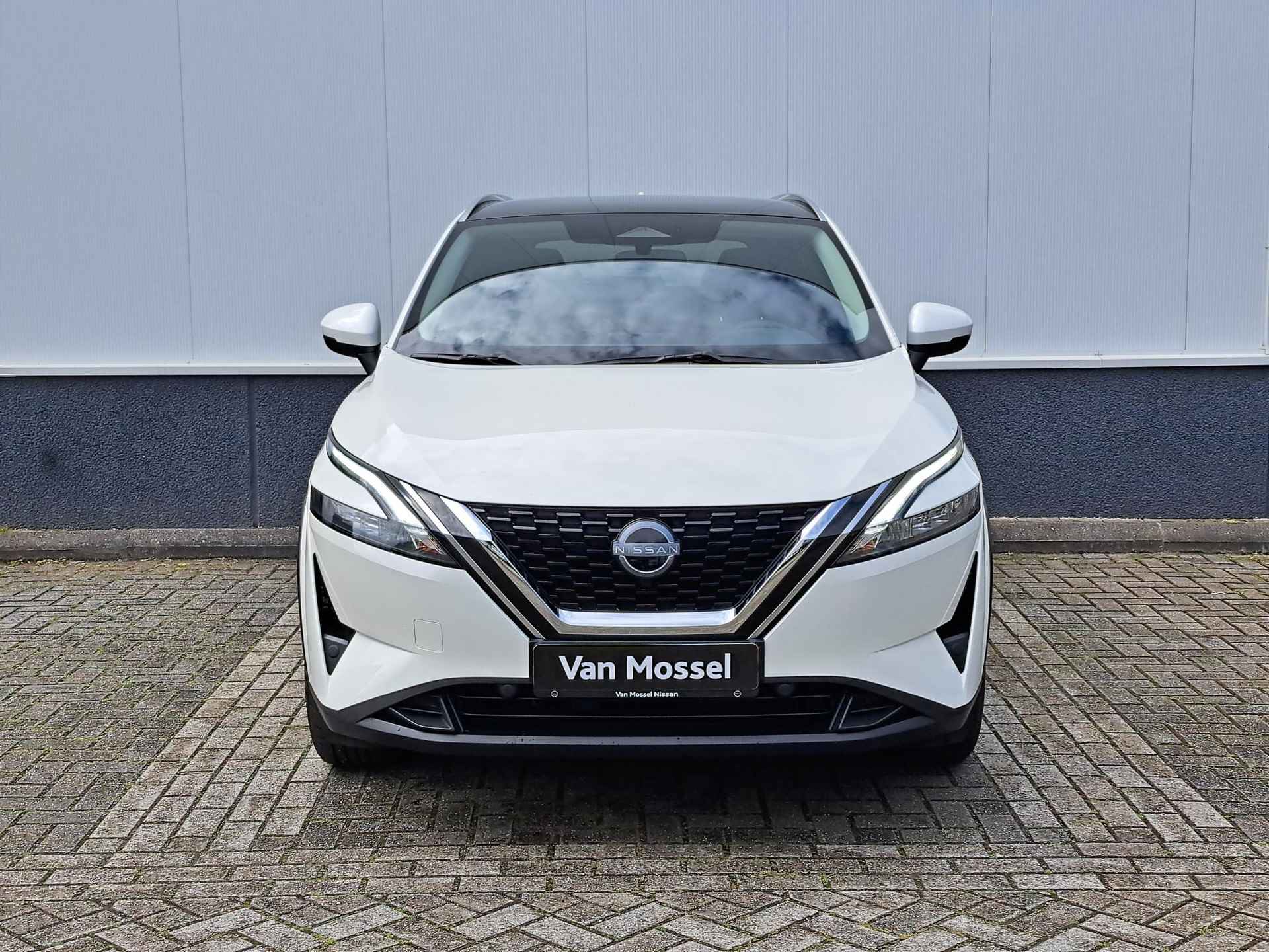 Nissan Qashqai 1.3 MHEV Acenta  | Panorama dak | Apple Carplay/Android Auto | Achteruitrijcamera | Full-LED koplampen - 4/33