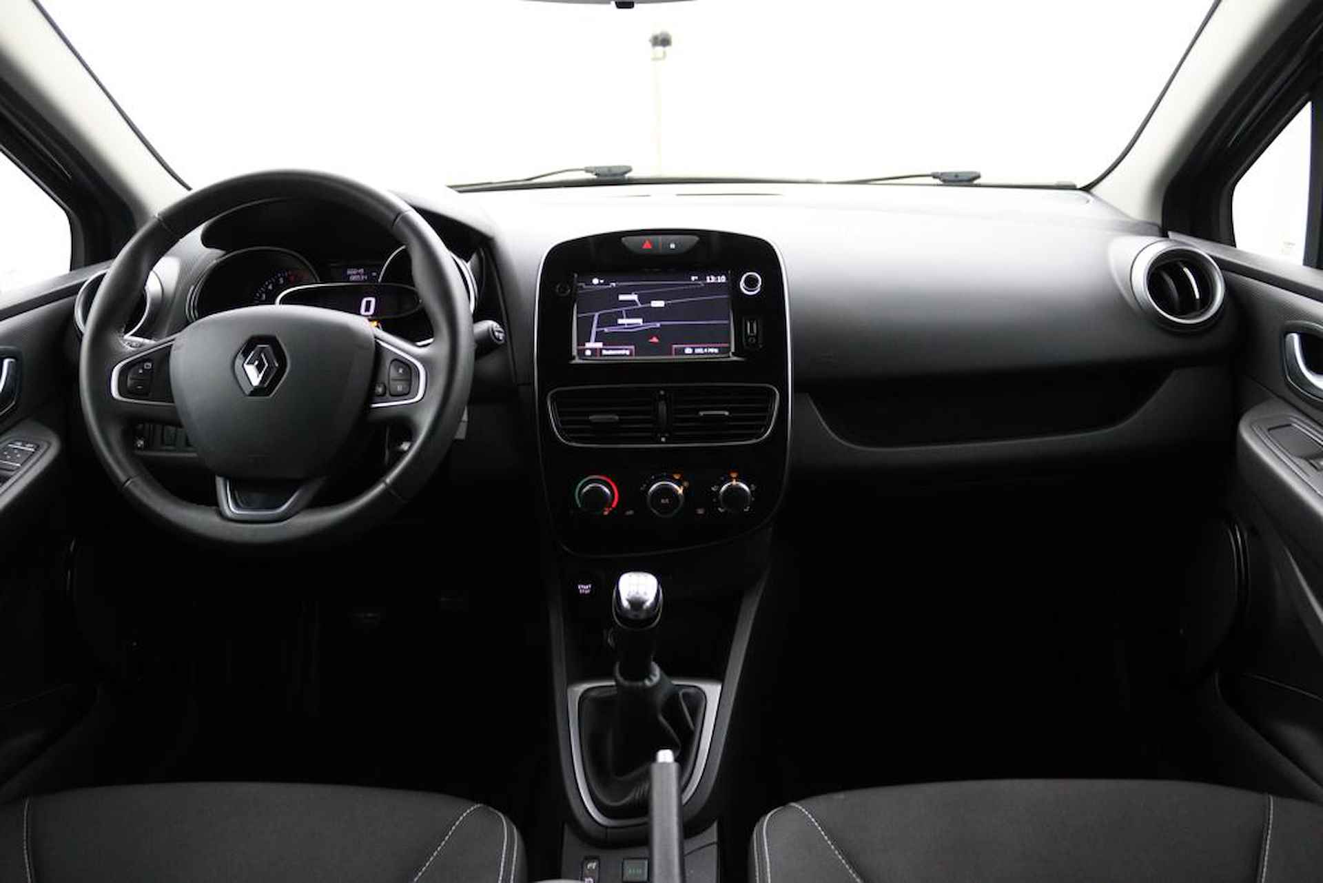 Renault Clio Estate 0.9TCe 90PK Limited | Airco | Cruise Control | Navigatie | Lichtmetalen Velgen | Parkeersensoren Achter | Bluetooth | - 10/43