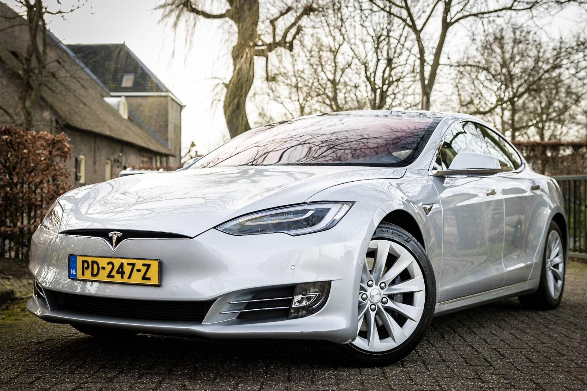 Tesla Model S 100D Carbon Enhanced Autopilot Panorama - 1/26
