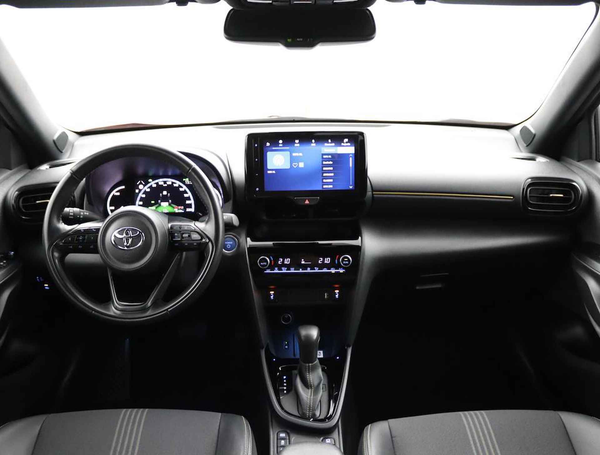 Toyota Yaris Cross 1.5 Hybrid Executive | Navigatie | Climate Control | Parkeercamera | - 4/58