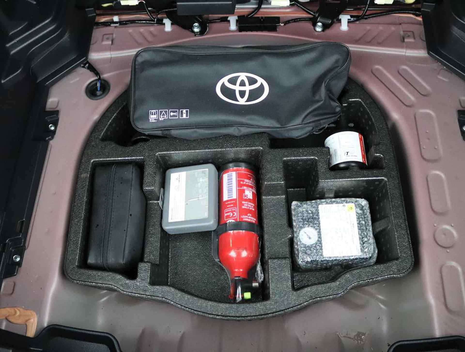 Toyota Yaris Cross 1.5 Hybrid Executive | Navigatie | Climate Control | Parkeercamera | - 33/58