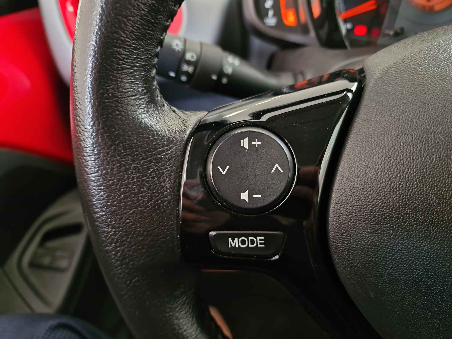 Toyota Aygo 1.0 VVT-i x-play | Apple CarPlay / Android Auto | Parkeercamera | Rijklaarprijs incl. garantie | - 14/27