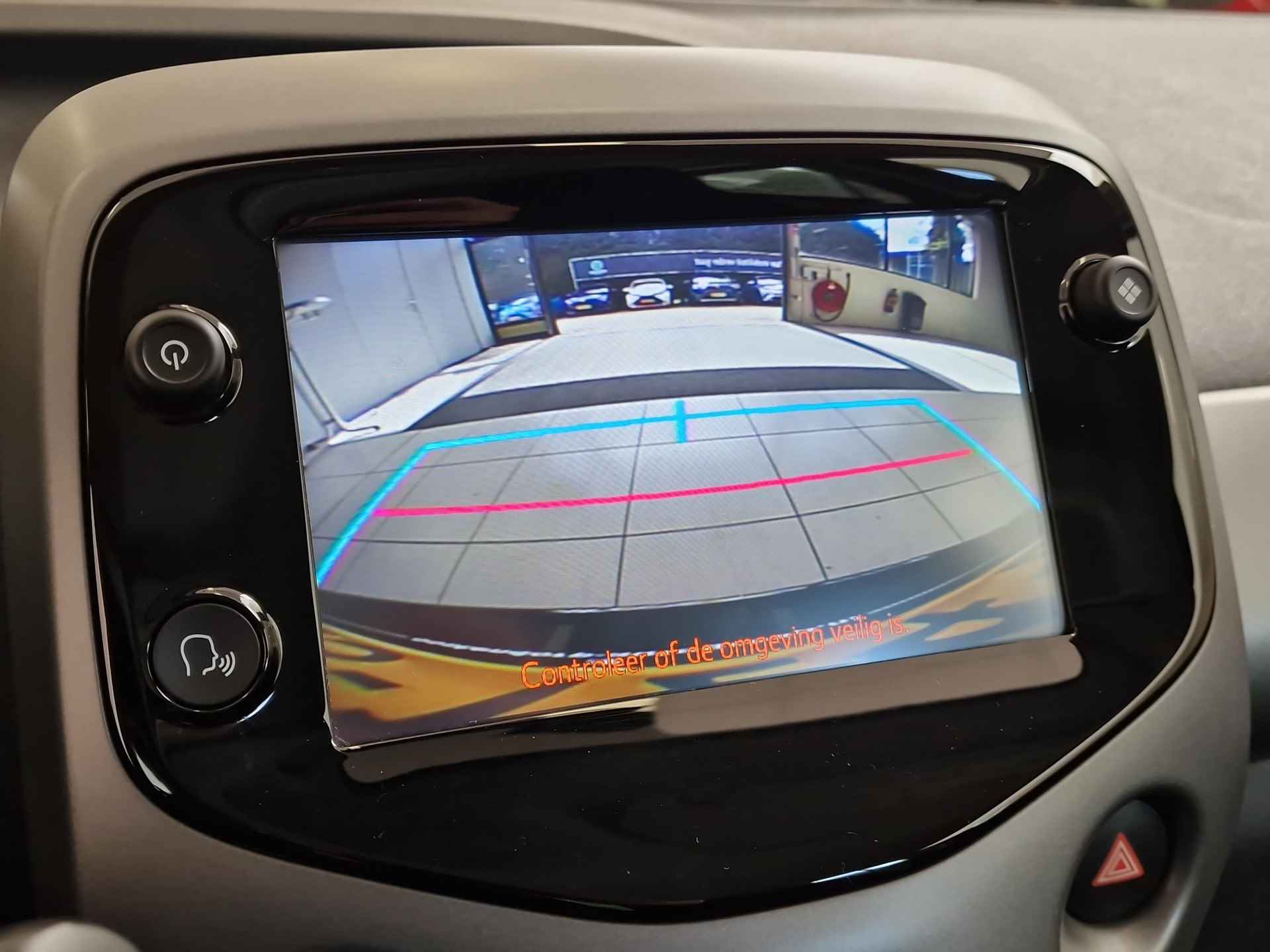 Toyota Aygo 1.0 VVT-i x-play | Apple CarPlay / Android Auto | Parkeercamera | Rijklaarprijs incl. garantie | - 20/27