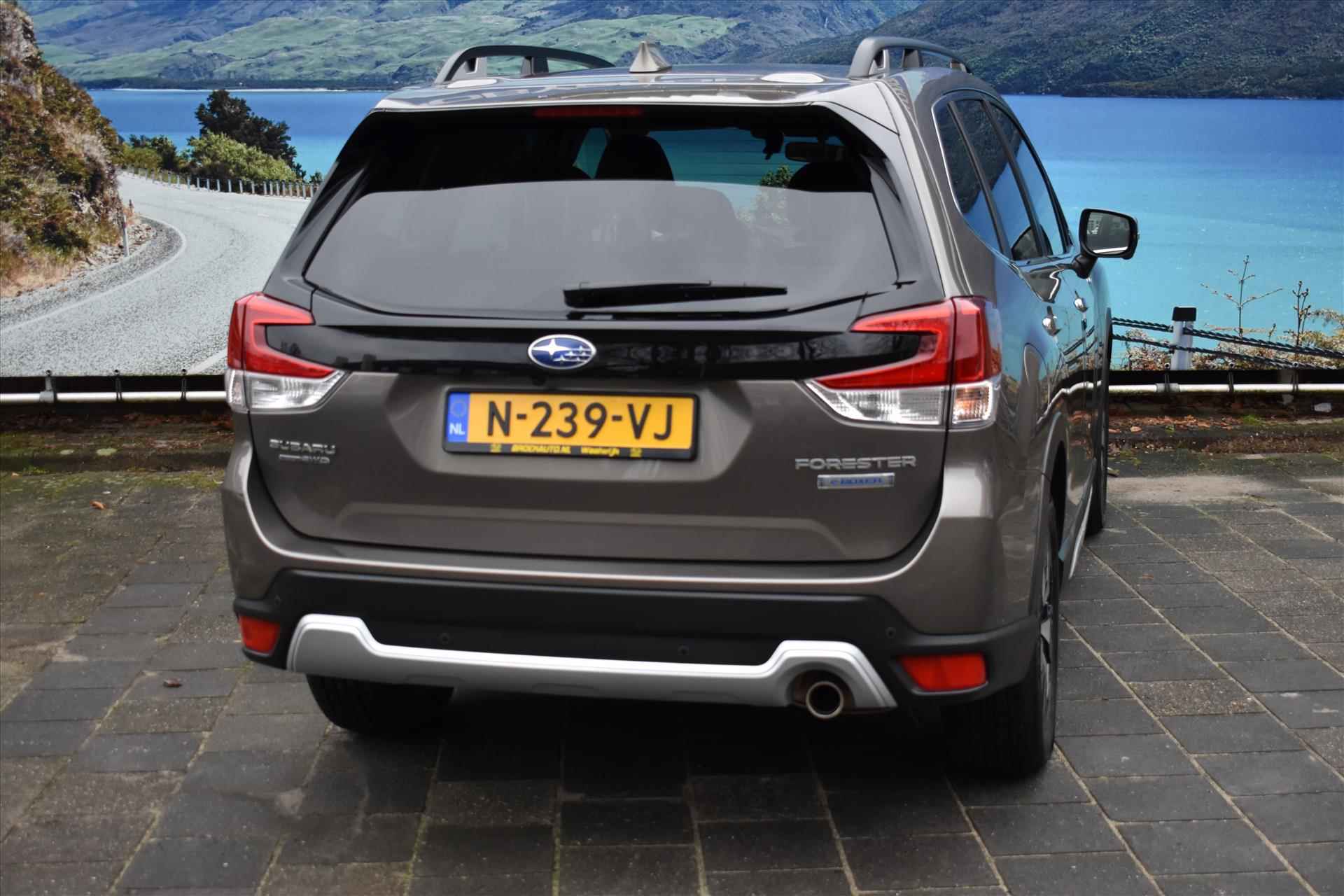 Subaru Forester 2.0i e-BOXER MHEV CVT First Edition - 31/51